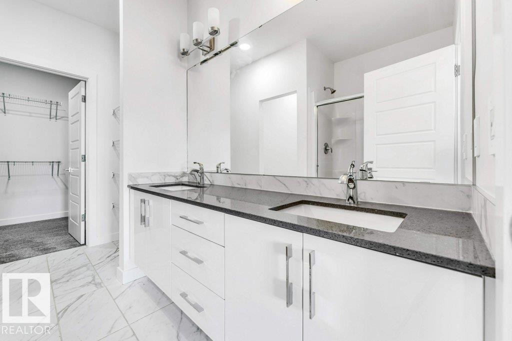 5140 23 Avenue, Edmonton, AB - Indoor Photo Showing Other Room