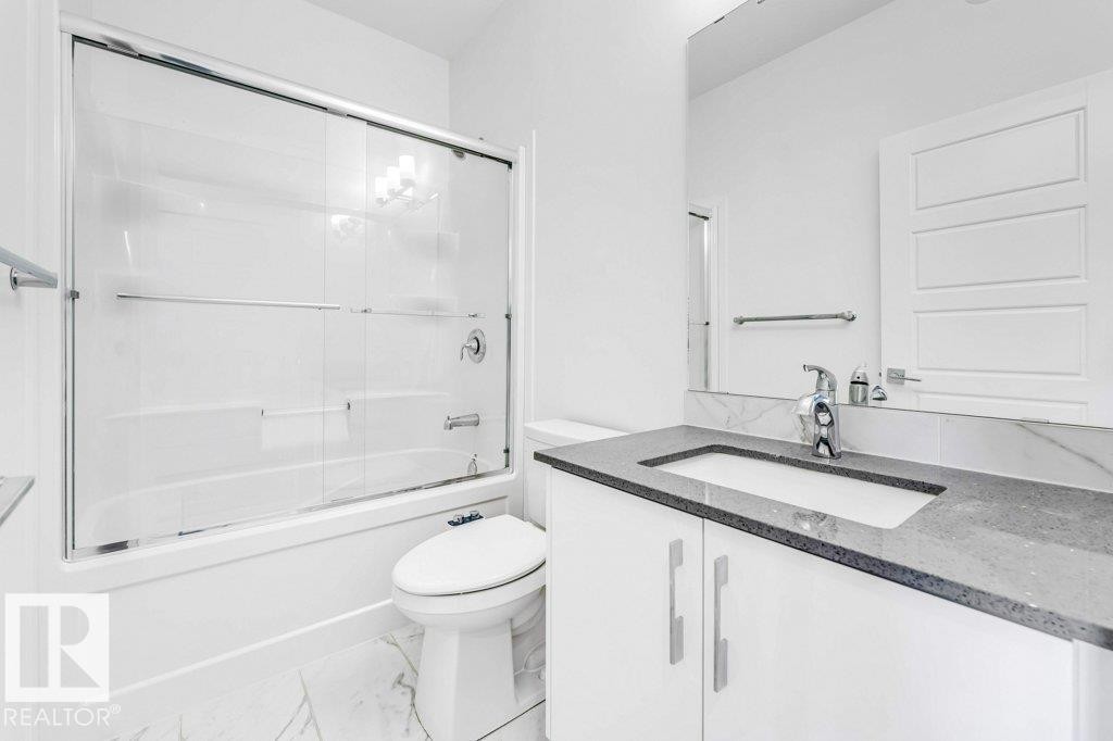 5140 23 Avenue, Edmonton, AB - Indoor Photo Showing Bathroom