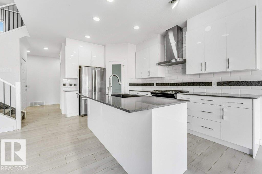 5140 23 Avenue, Edmonton, AB - Indoor Photo Showing Kitchen With Upgraded Kitchen