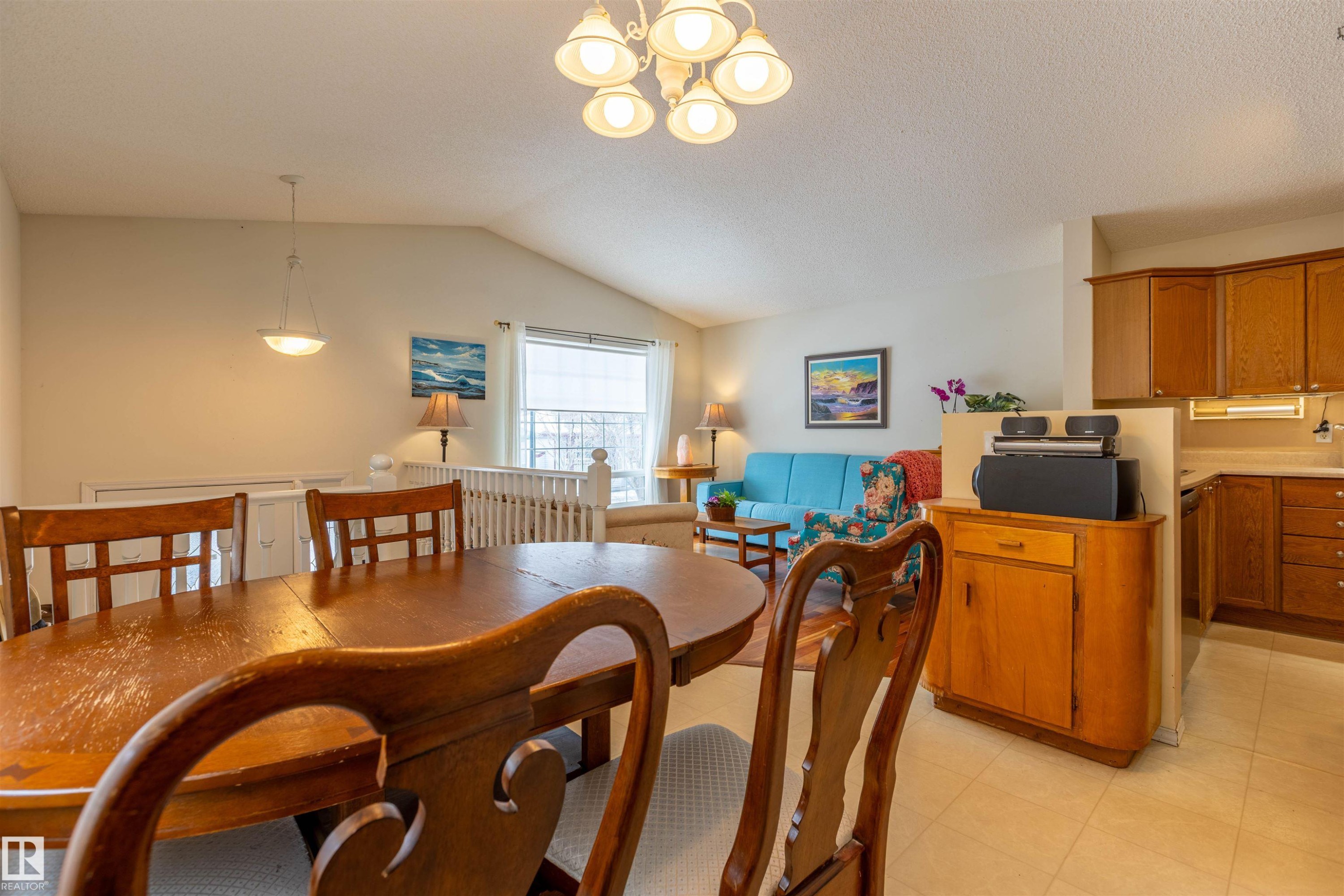 1712 Turvey Bend, Edmonton, AB - Indoor Photo Showing Dining Room