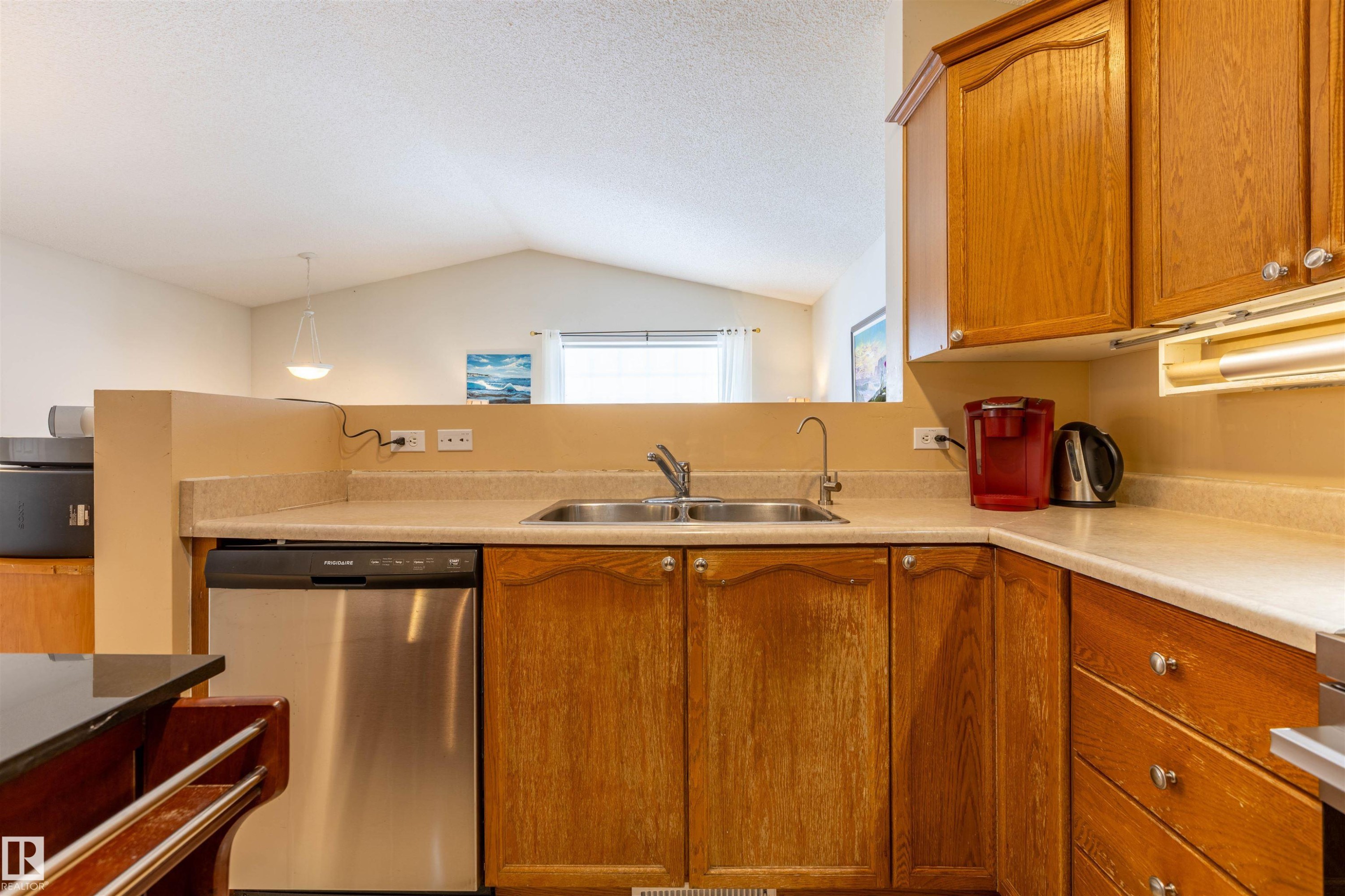 1712 Turvey Bend, Edmonton, AB - Indoor Photo Showing Kitchen With Double Sink