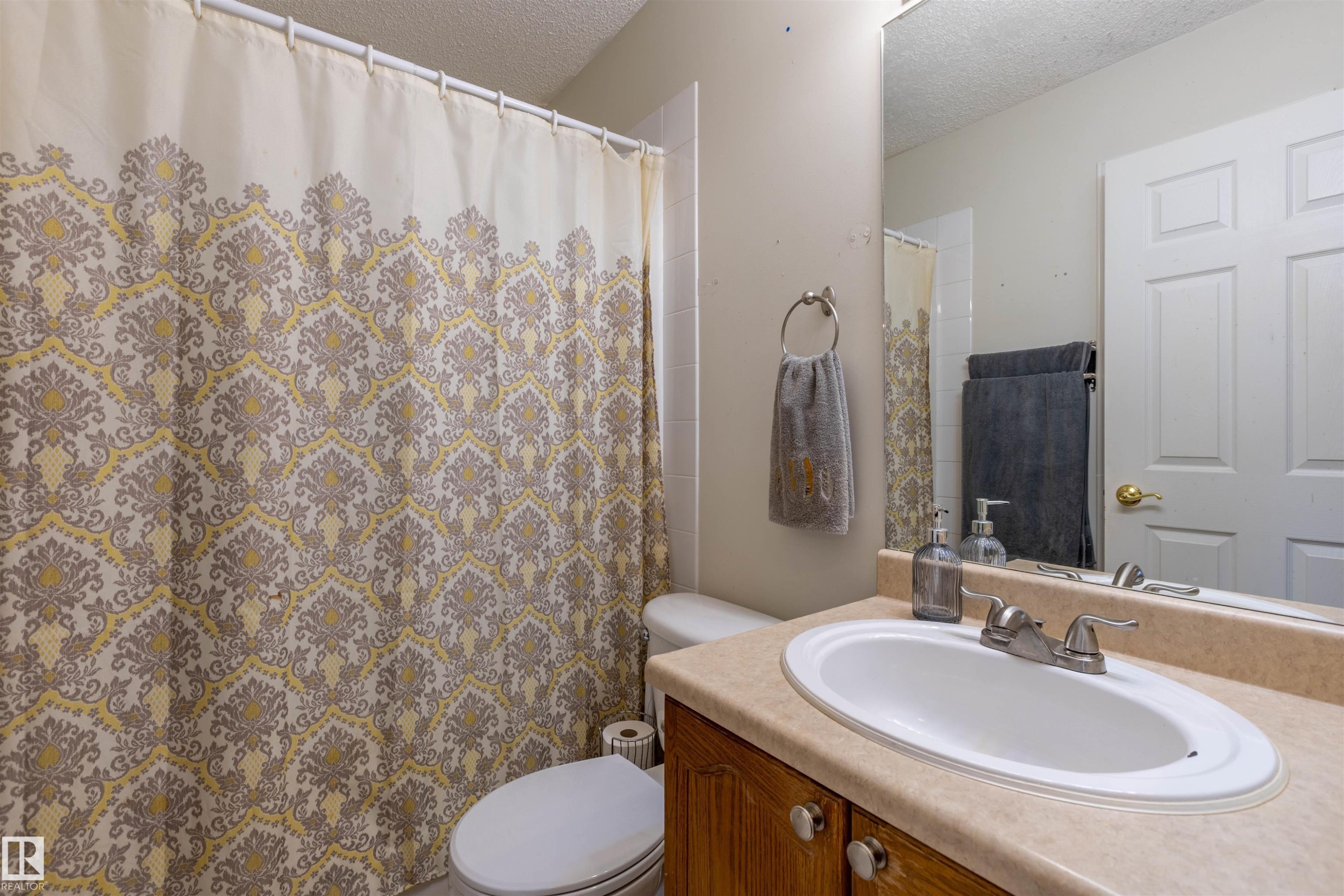 1712 Turvey Bend, Edmonton, AB - Indoor Photo Showing Bathroom