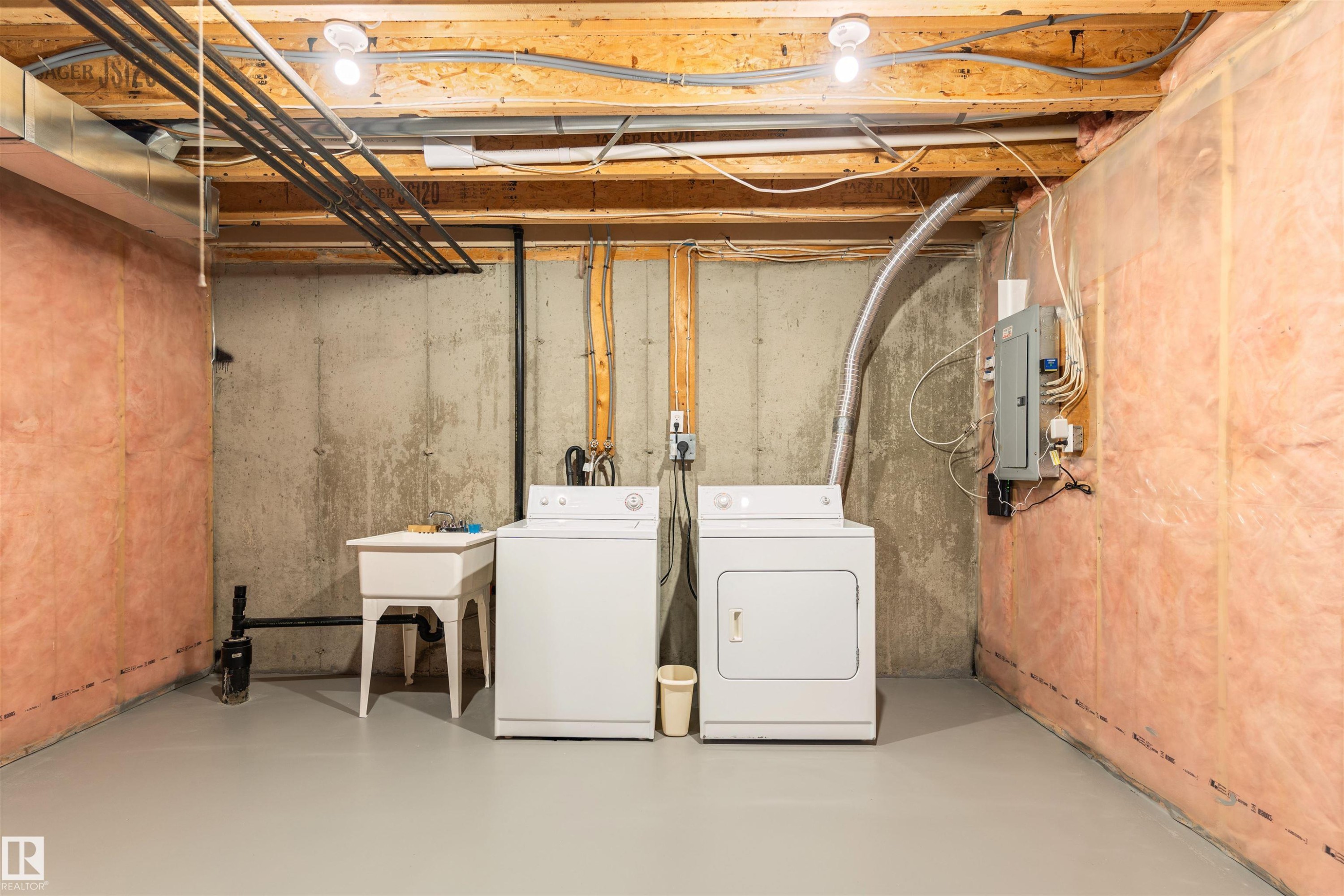 26 11 Hunchak Way, St. Albert, AB - Indoor Photo Showing Laundry Room