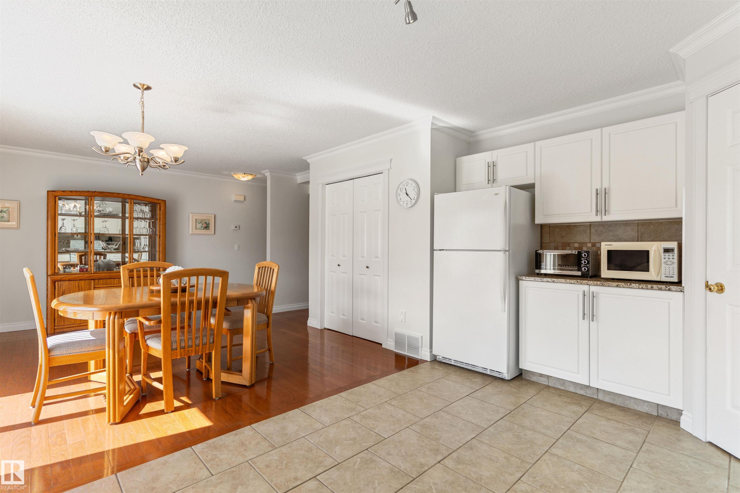 26 11 Hunchak Way, St. Albert, AB - Indoor