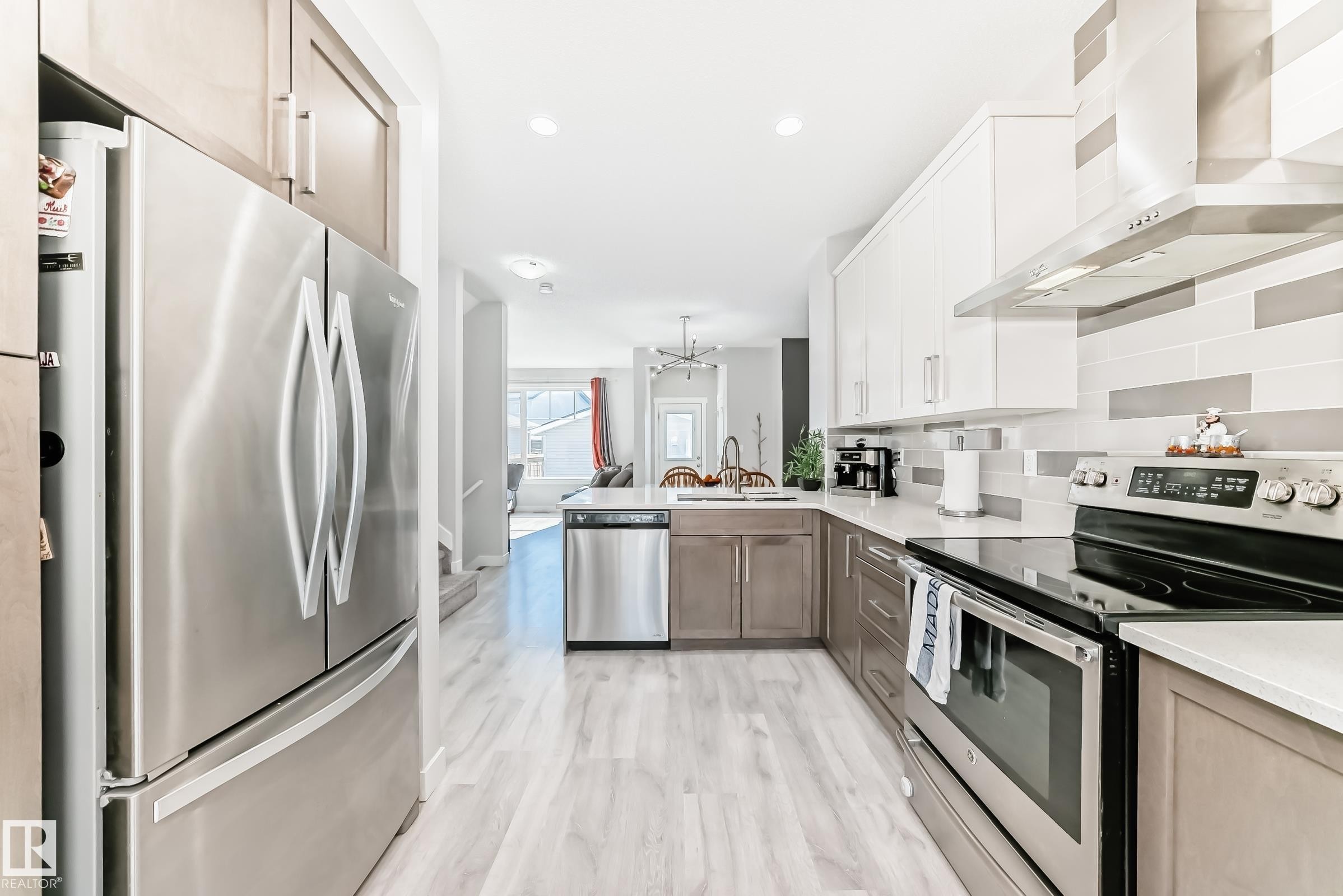 18127 77 Street, Edmonton, AB - Indoor Photo Showing Kitchen With Stainless Steel Kitchen With Upgraded Kitchen