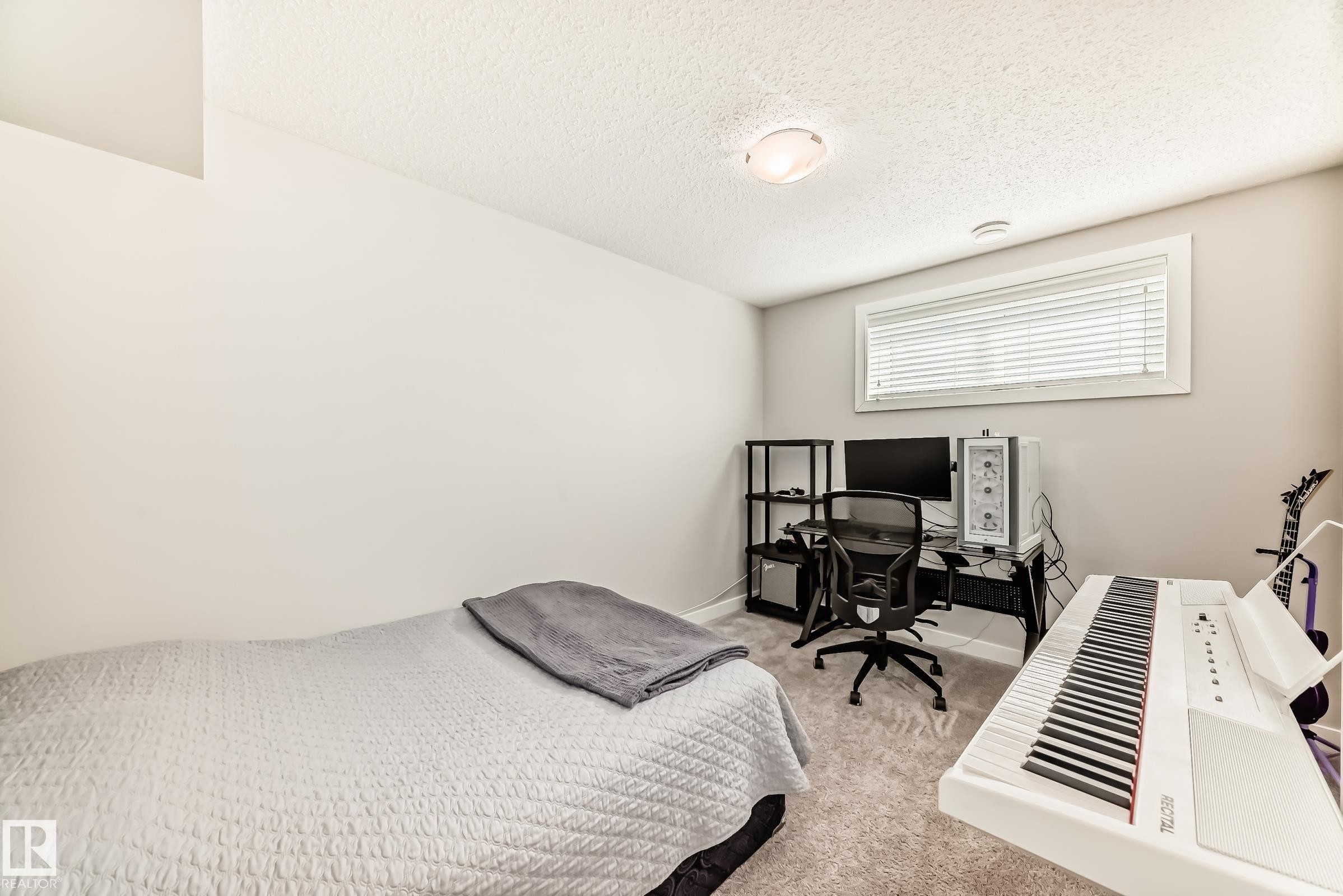 18127 77 Street, Edmonton, AB - Indoor Photo Showing Bedroom