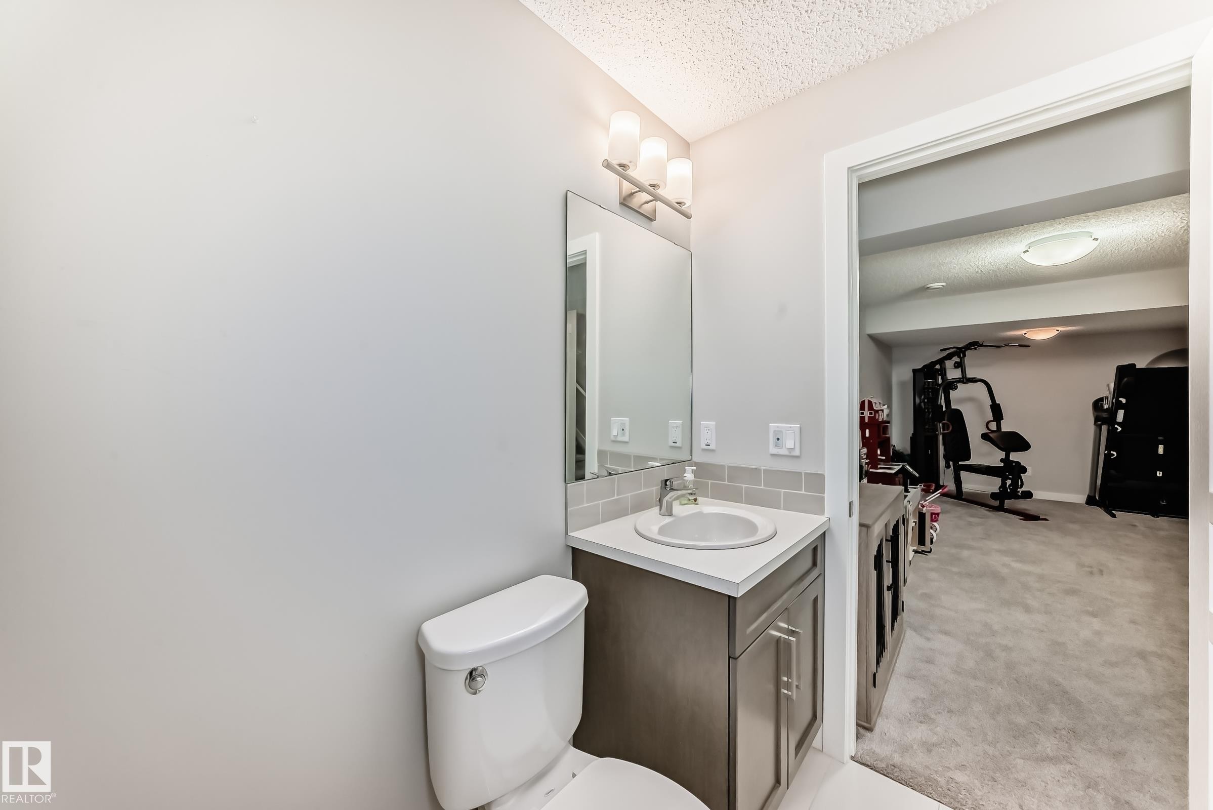 18127 77 Street, Edmonton, AB - Indoor Photo Showing Bathroom