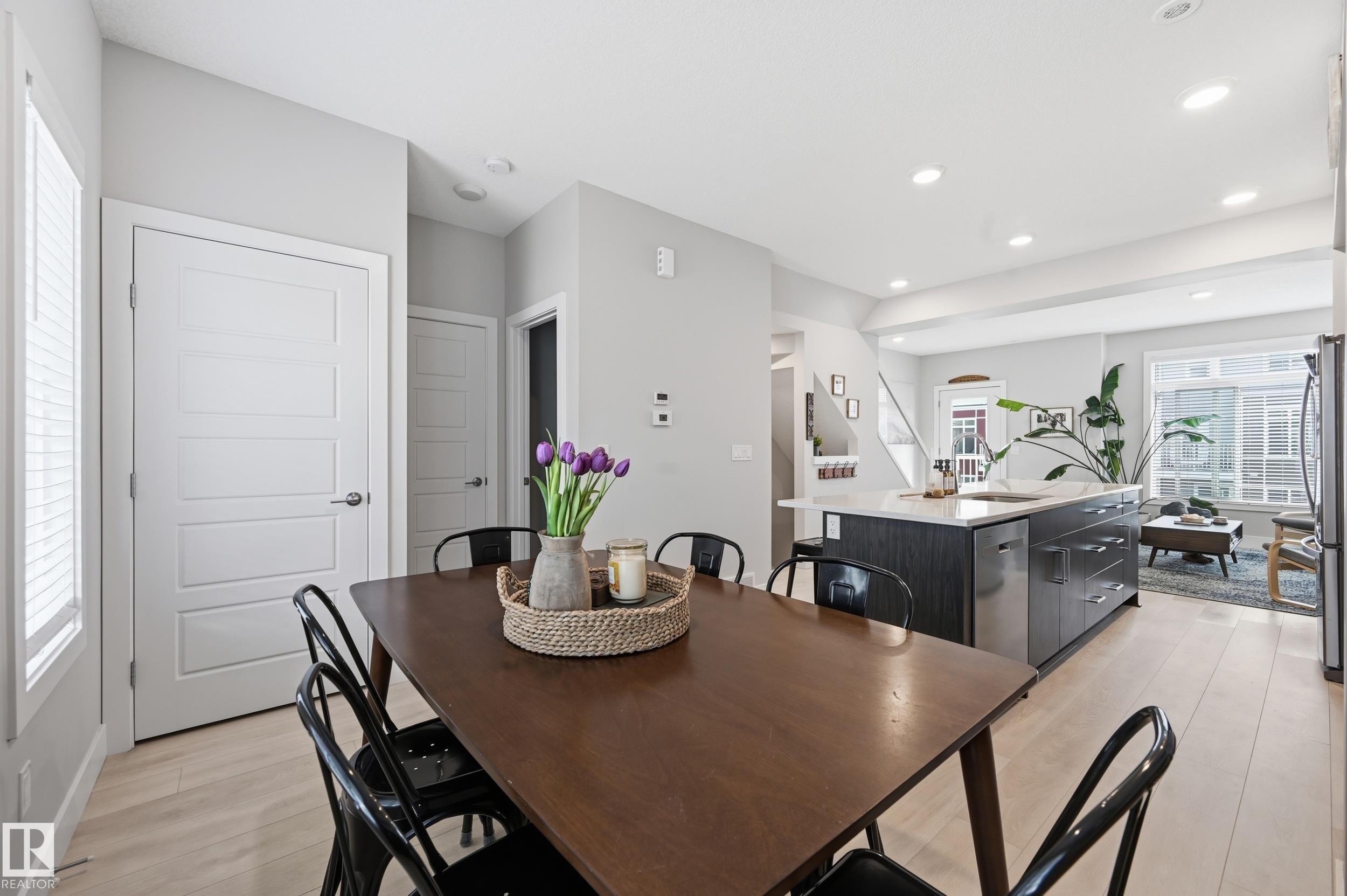 24 215 Saddleback Road, Edmonton, AB - Indoor Photo Showing Dining Room