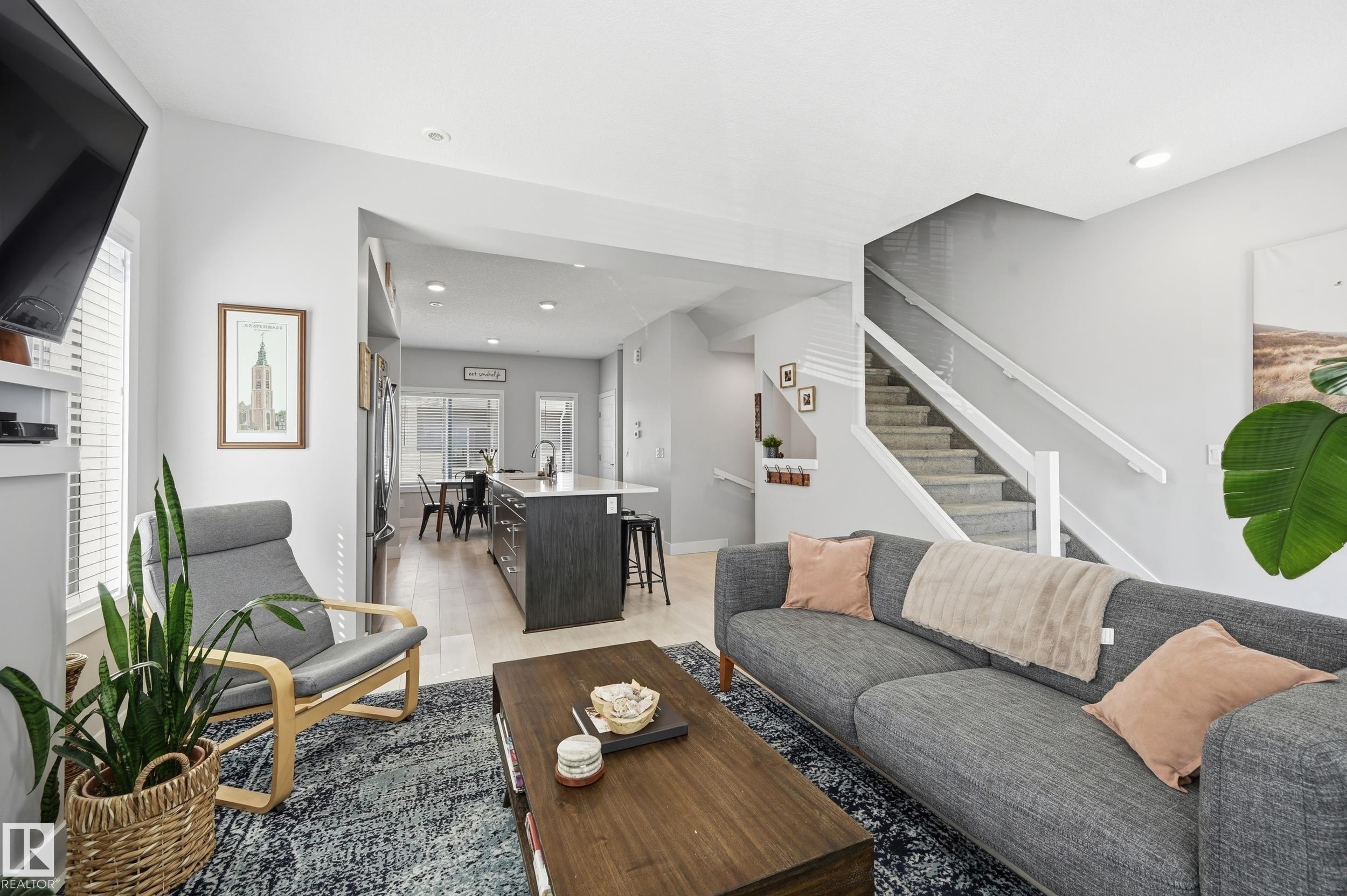 24 215 Saddleback Road, Edmonton, AB - Indoor Photo Showing Living Room