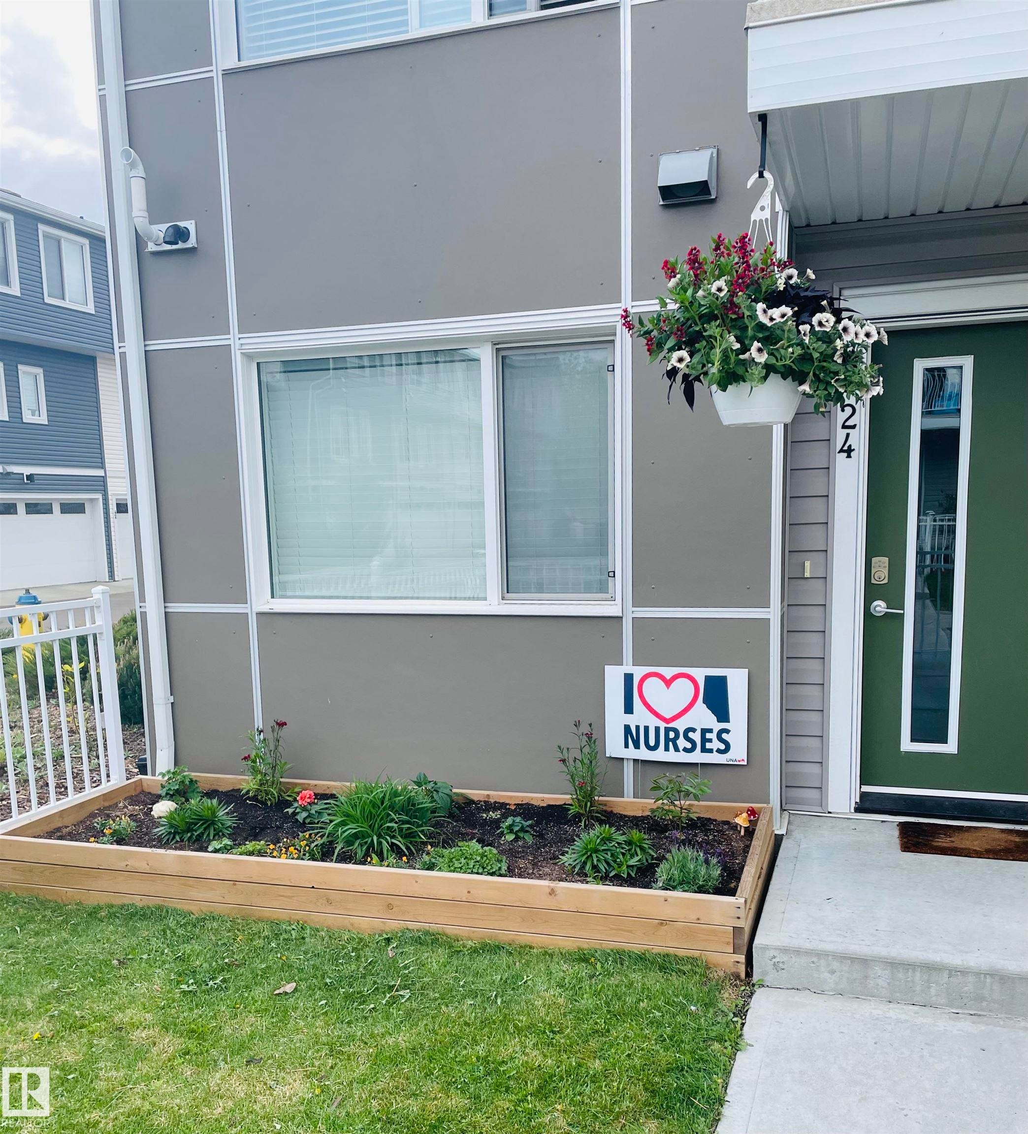 24 215 Saddleback Road, Edmonton, AB - Outdoor