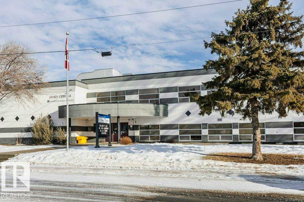 9020 152 Street, Edmonton, AB - Outdoor