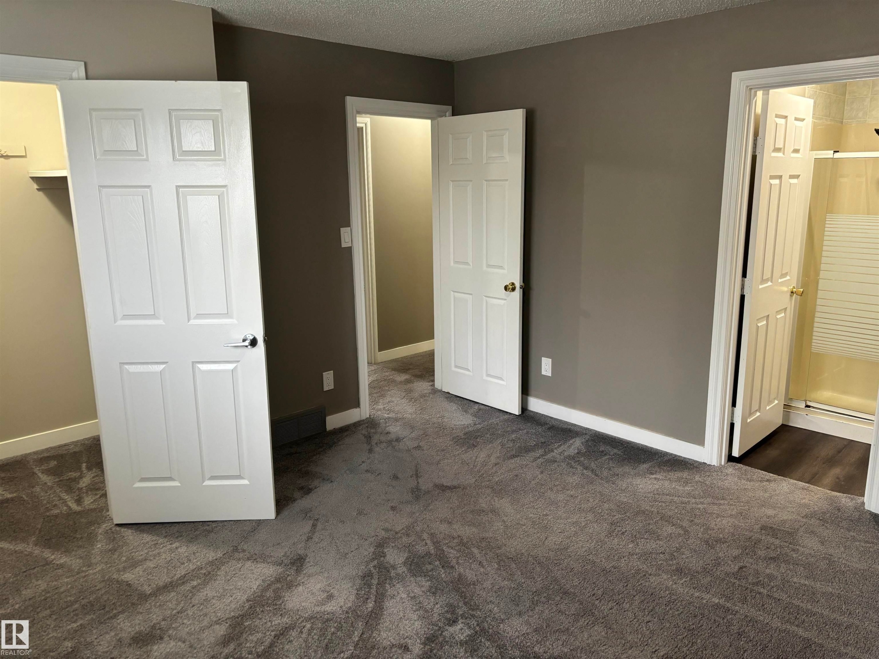 4908 17 Avenue, Edmonton, AB - Indoor Photo Showing Other Room