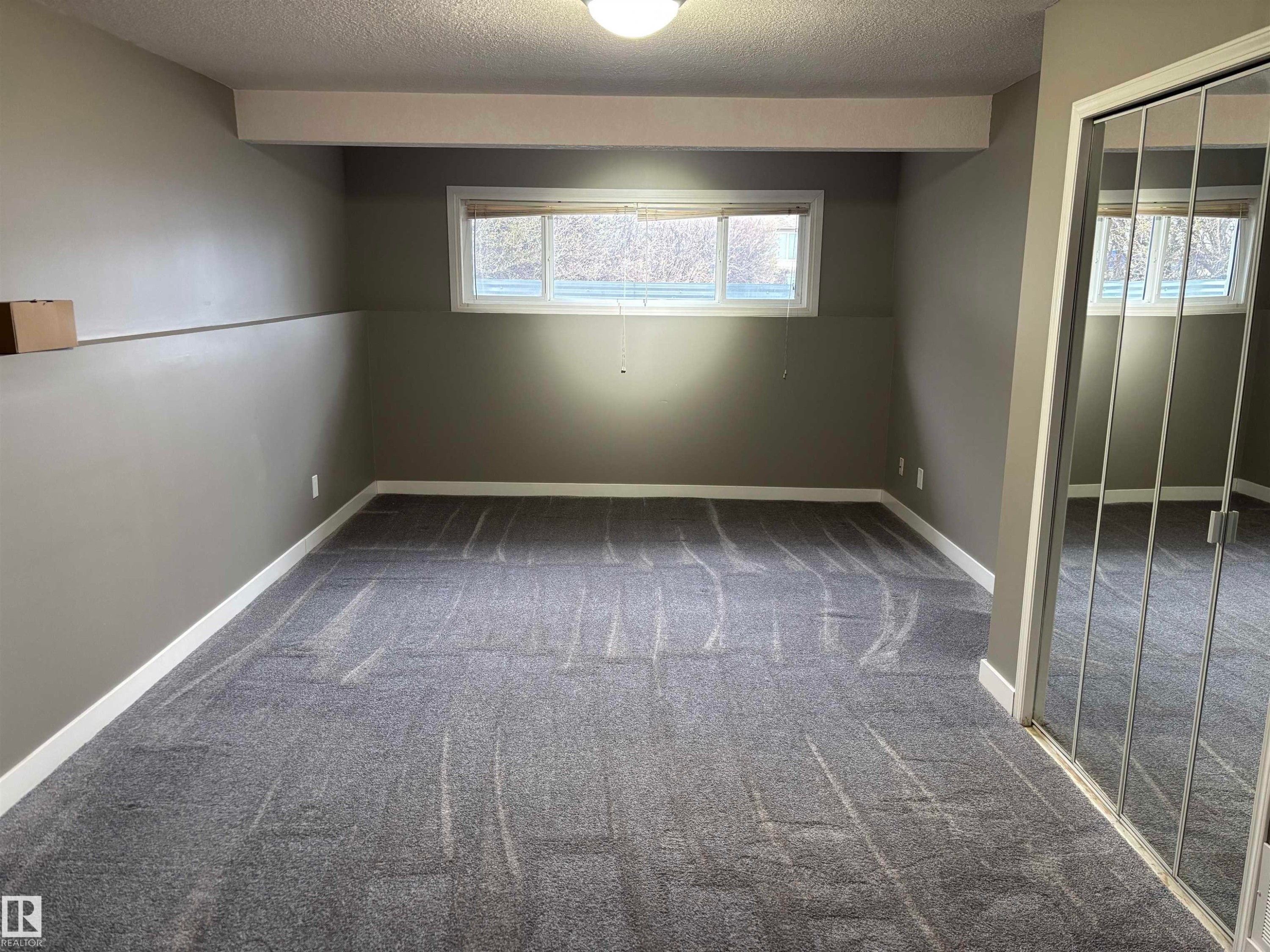 4908 17 Avenue, Edmonton, AB - Indoor Photo Showing Other Room