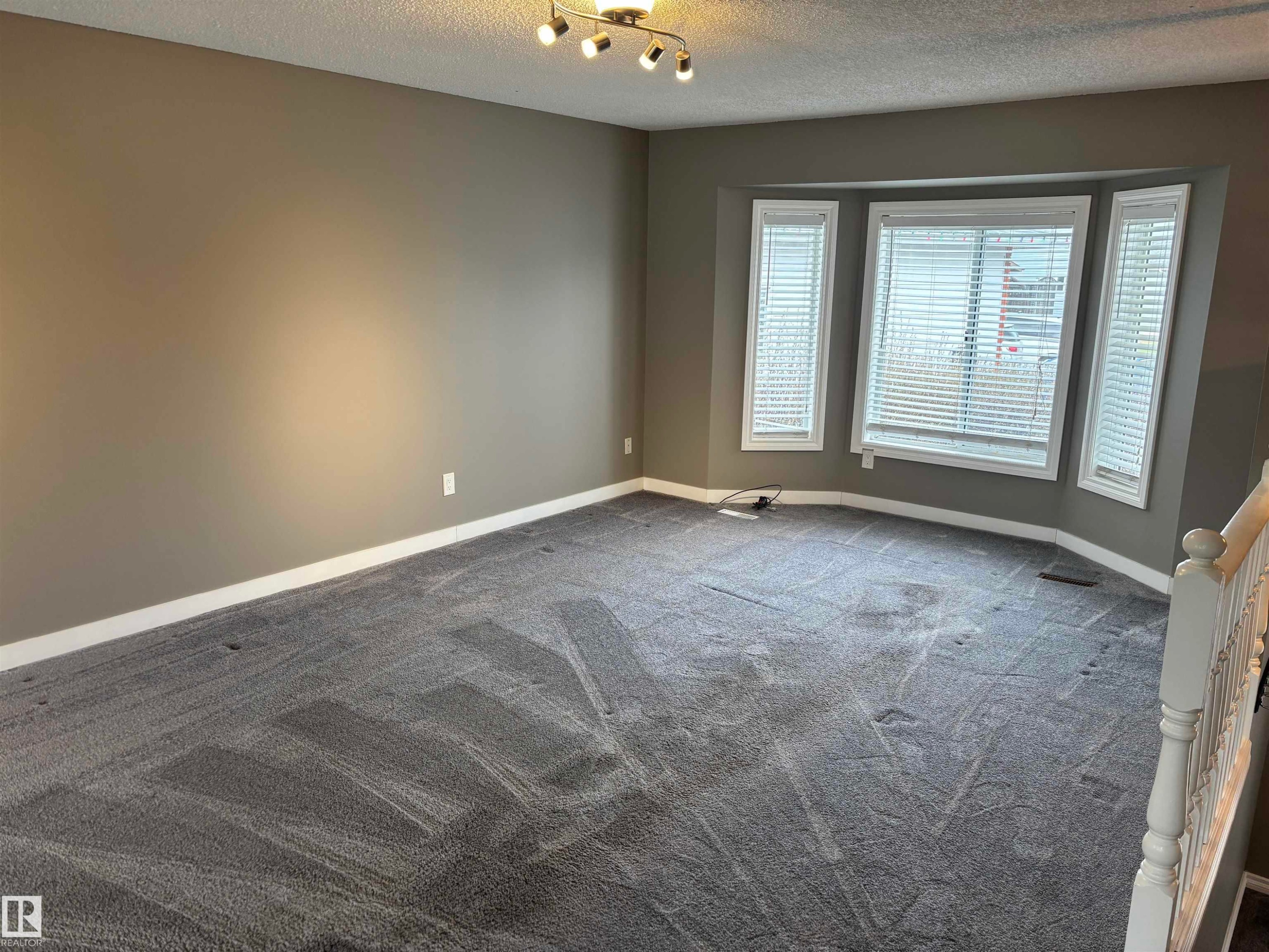 4908 17 Avenue, Edmonton, AB - Indoor Photo Showing Other Room