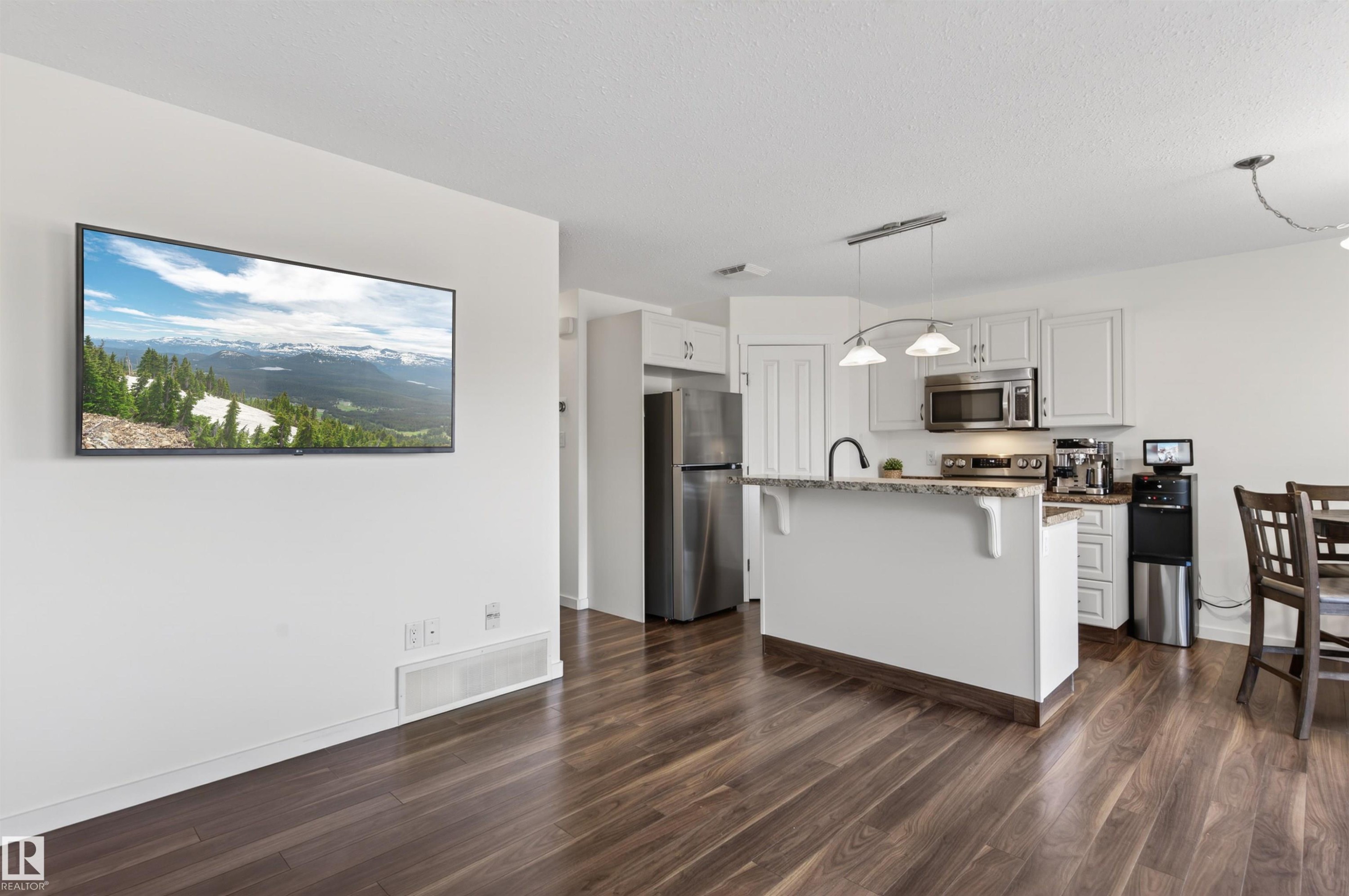 702C Rocky Way, Cold Lake, AB - Indoor Photo Showing Kitchen