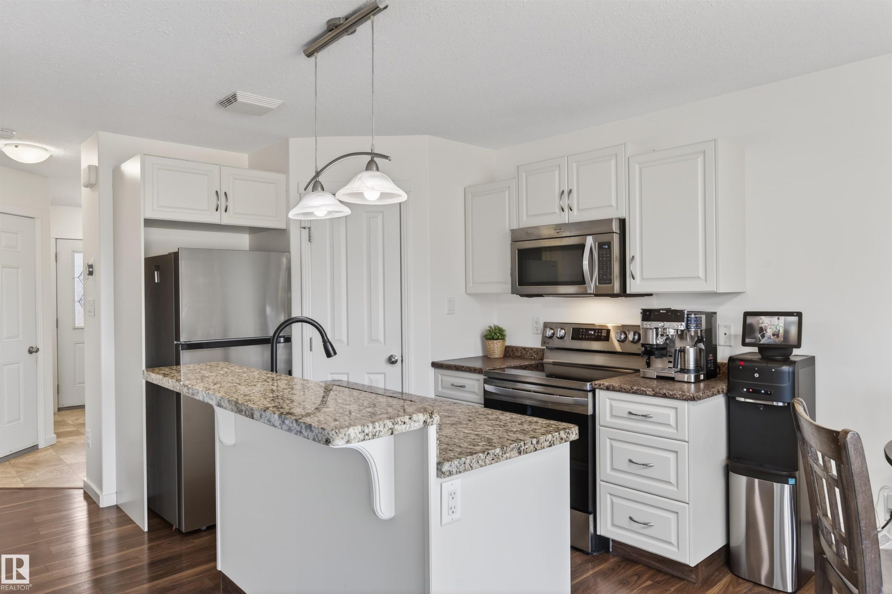 702C Rocky Way, Cold Lake, AB - Indoor Photo Showing Kitchen With Upgraded Kitchen
