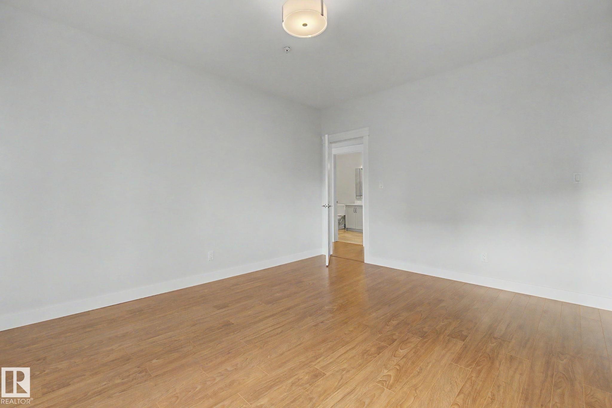 #411 10033 110 St Nw, Edmonton, AB - Indoor Photo Showing Other Room