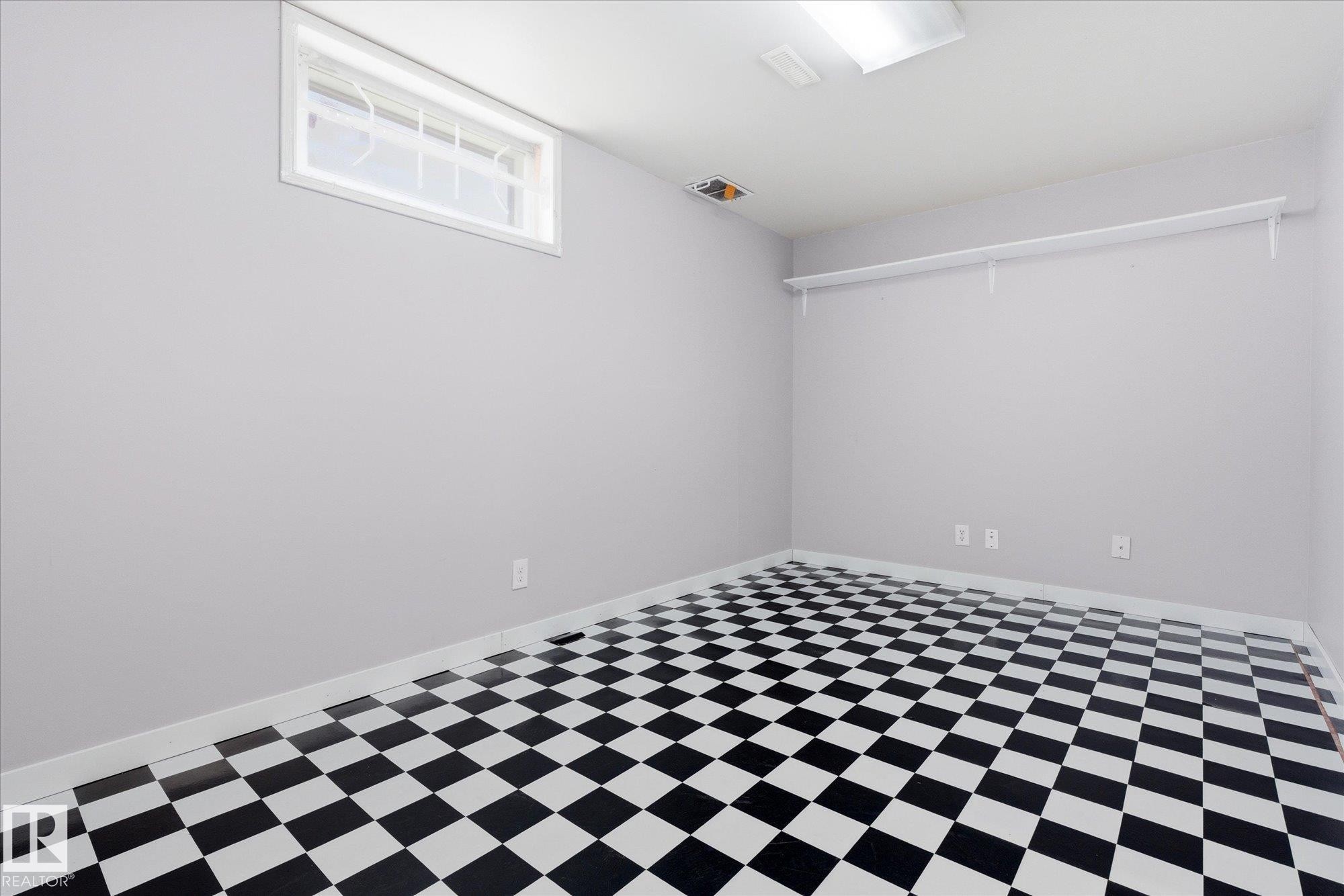 81 Ridgewood Terrace, St. Albert, AB - Indoor Photo Showing Bedroom