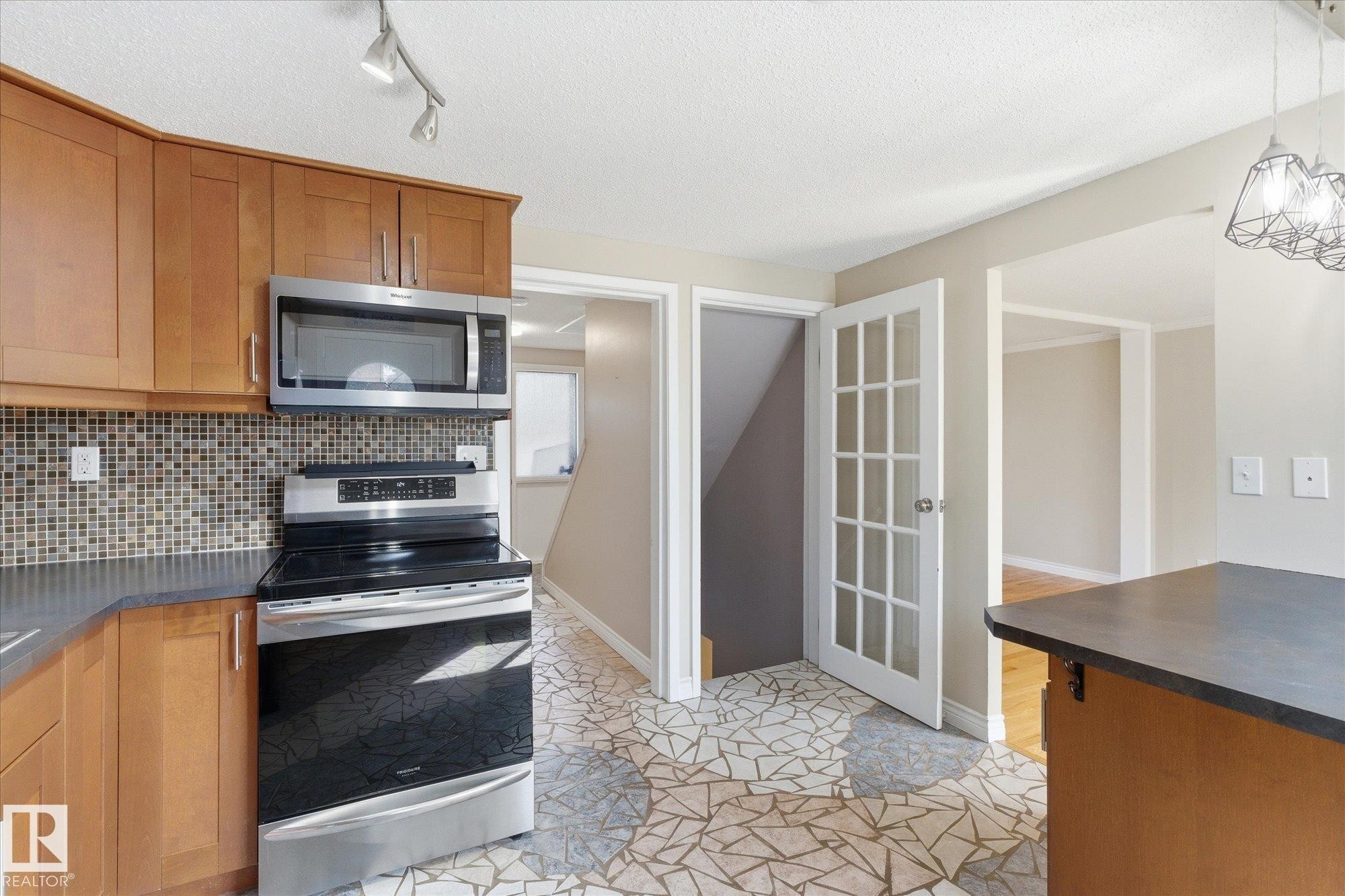 81 Ridgewood Terrace, St. Albert, AB - Indoor Photo Showing Kitchen