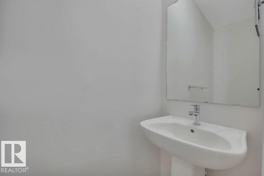46 603 Orchards Boulevard, Edmonton, AB - Indoor Photo Showing Bathroom