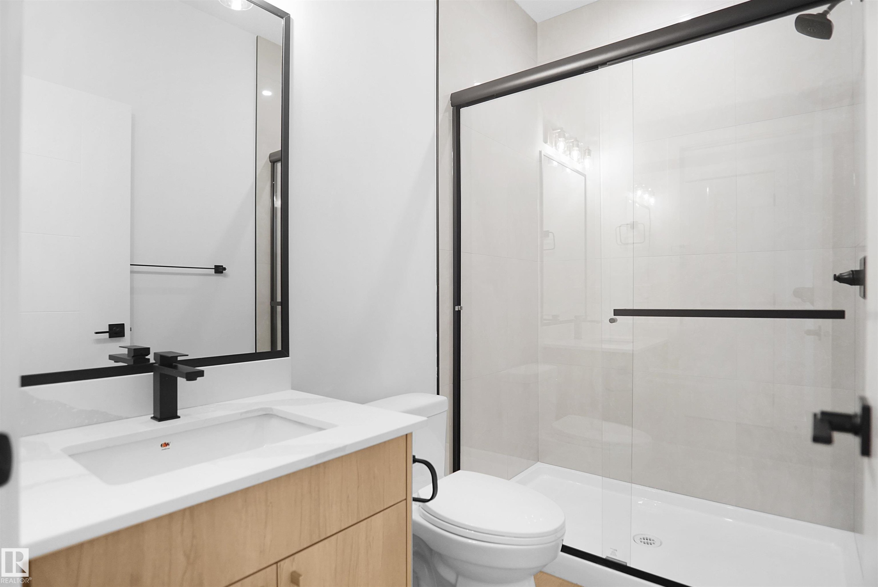 119 Peirwyck Loop, Spruce Grove, AB - Indoor Photo Showing Bathroom