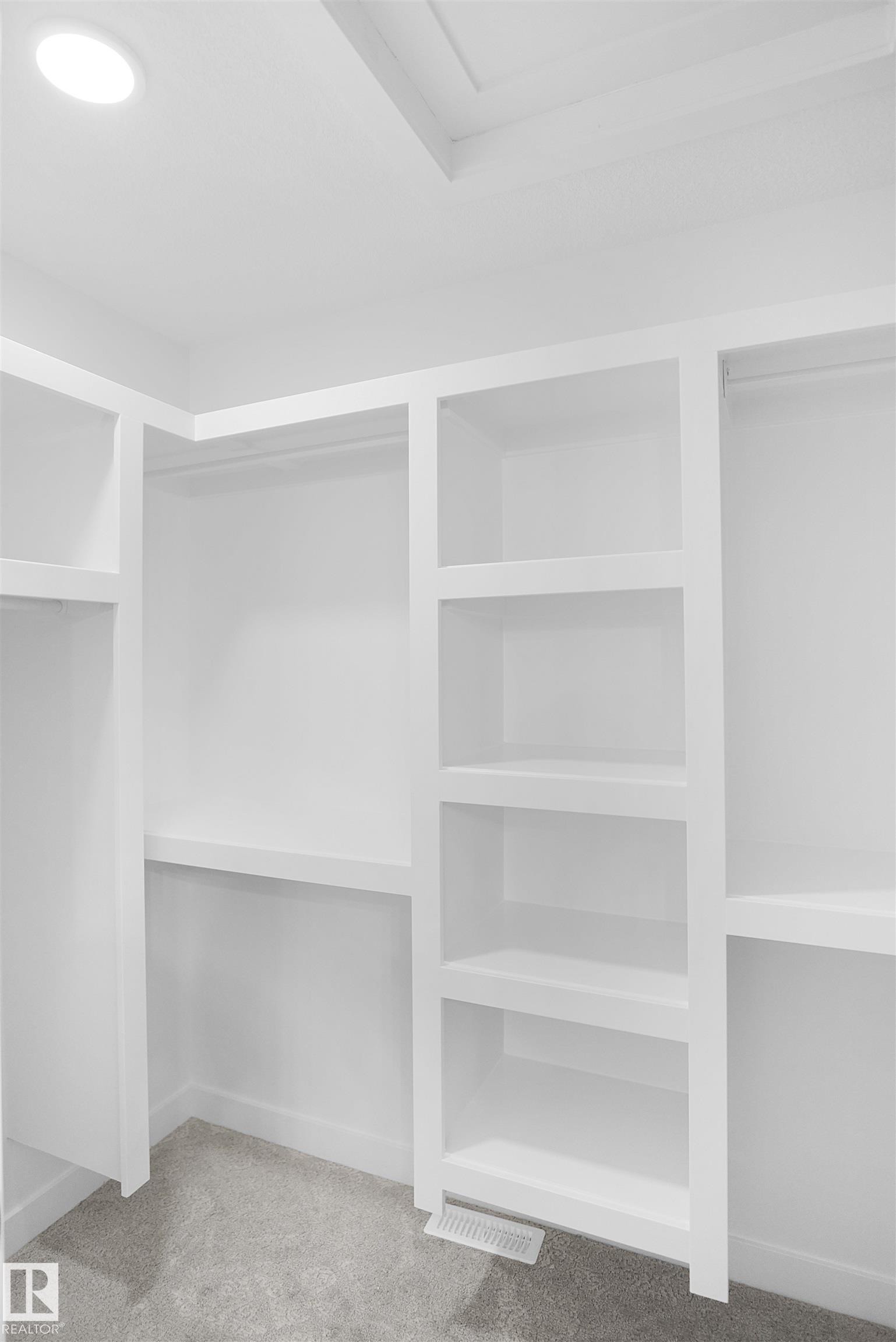 119 Peirwyck Loop, Spruce Grove, AB - Indoor With Storage