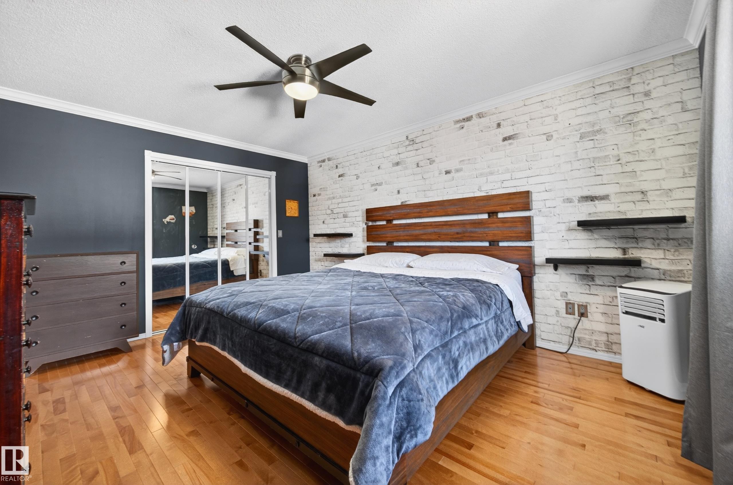 4217 55 Avenue, Lamont, AB - Indoor Photo Showing Bedroom