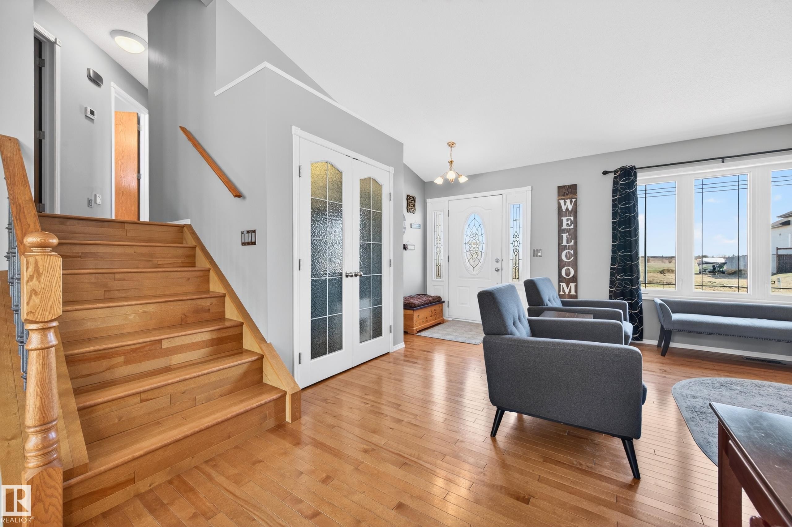 4217 55 Avenue, Lamont, AB - Indoor Photo Showing Living Room