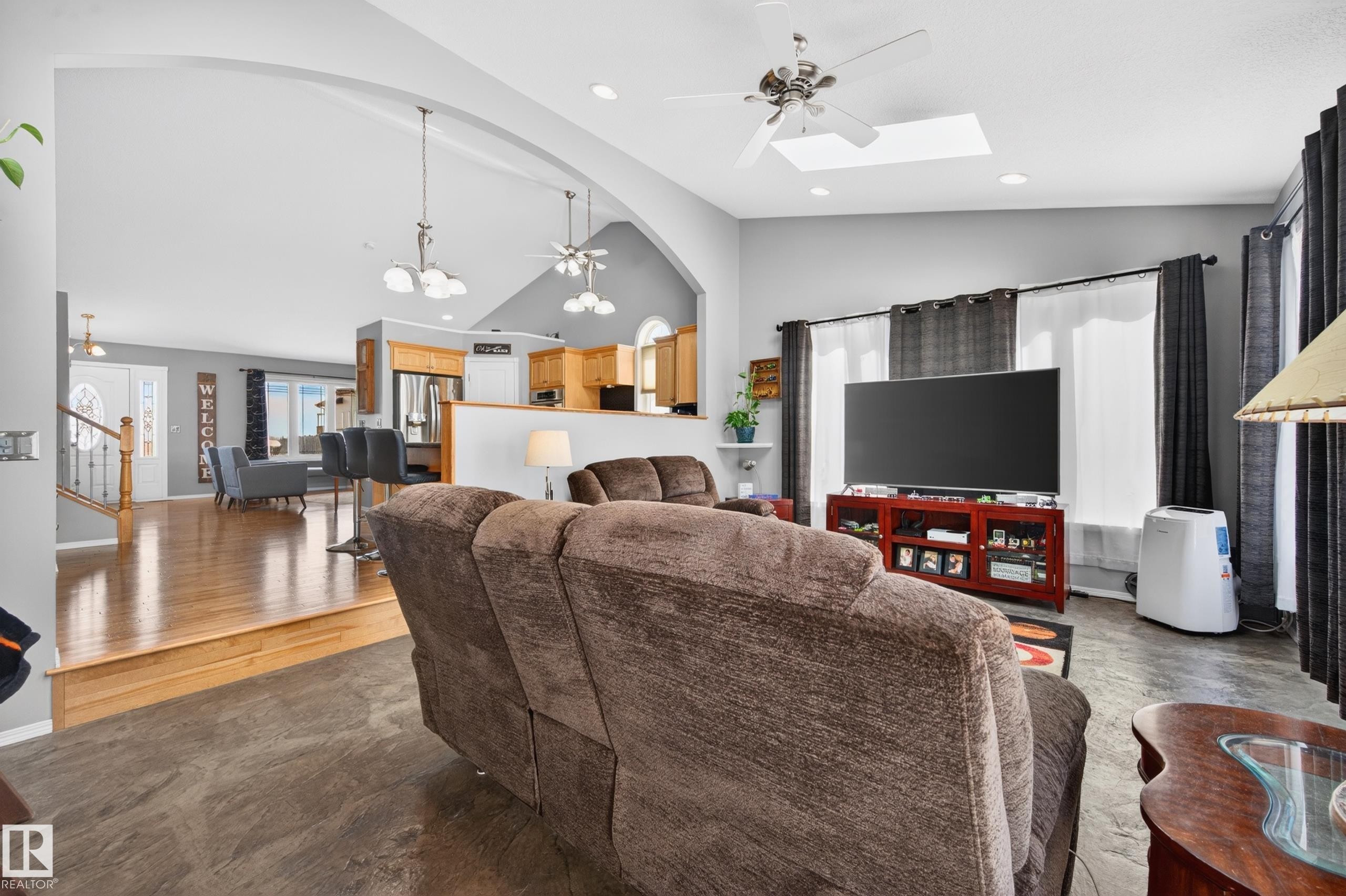 4217 55 Avenue, Lamont, AB - Indoor