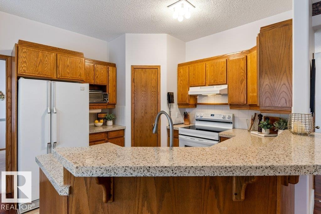 4344 28A Street, Edmonton, AB - Indoor Photo Showing Kitchen