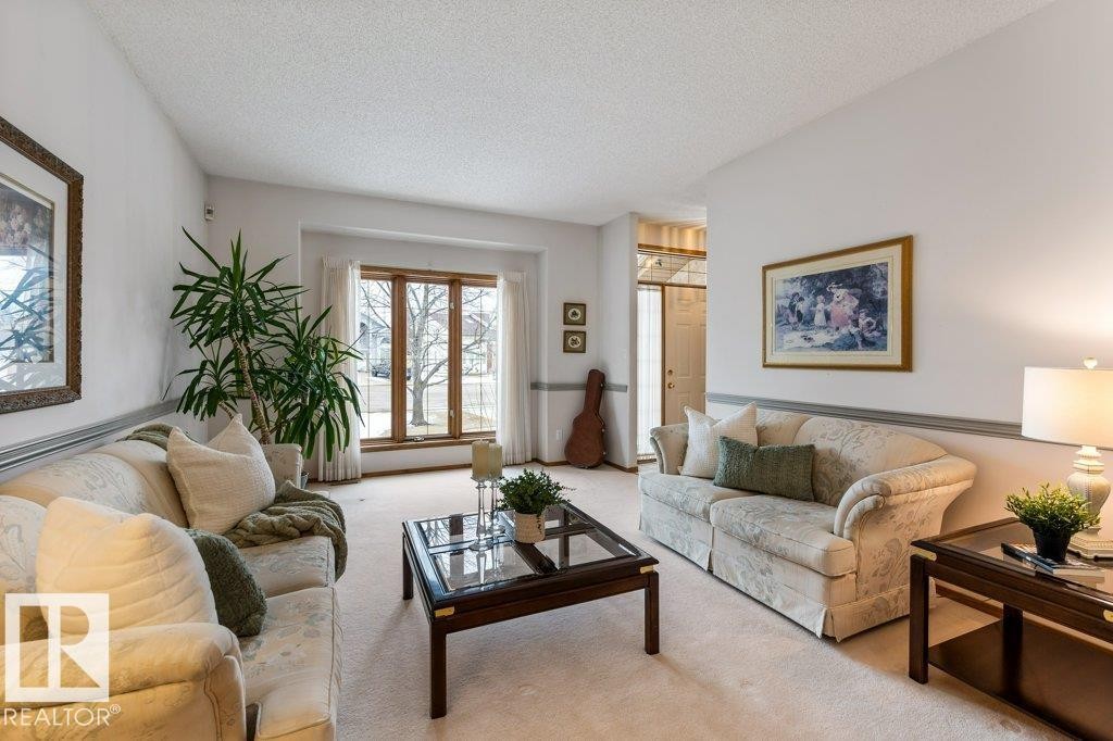 4344 28A Street, Edmonton, AB - Indoor Photo Showing Living Room