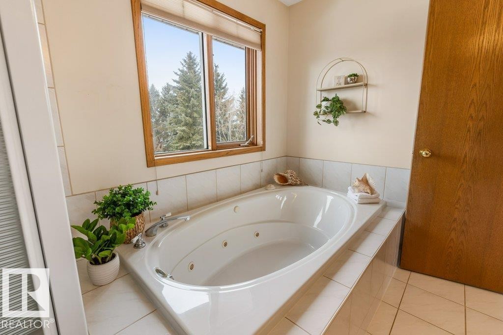 4344 28A Street, Edmonton, AB - Indoor Photo Showing Bathroom
