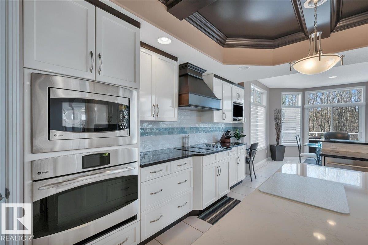 314 Weaver Point(E), Edmonton, AB - Indoor Photo Showing Kitchen With Upgraded Kitchen