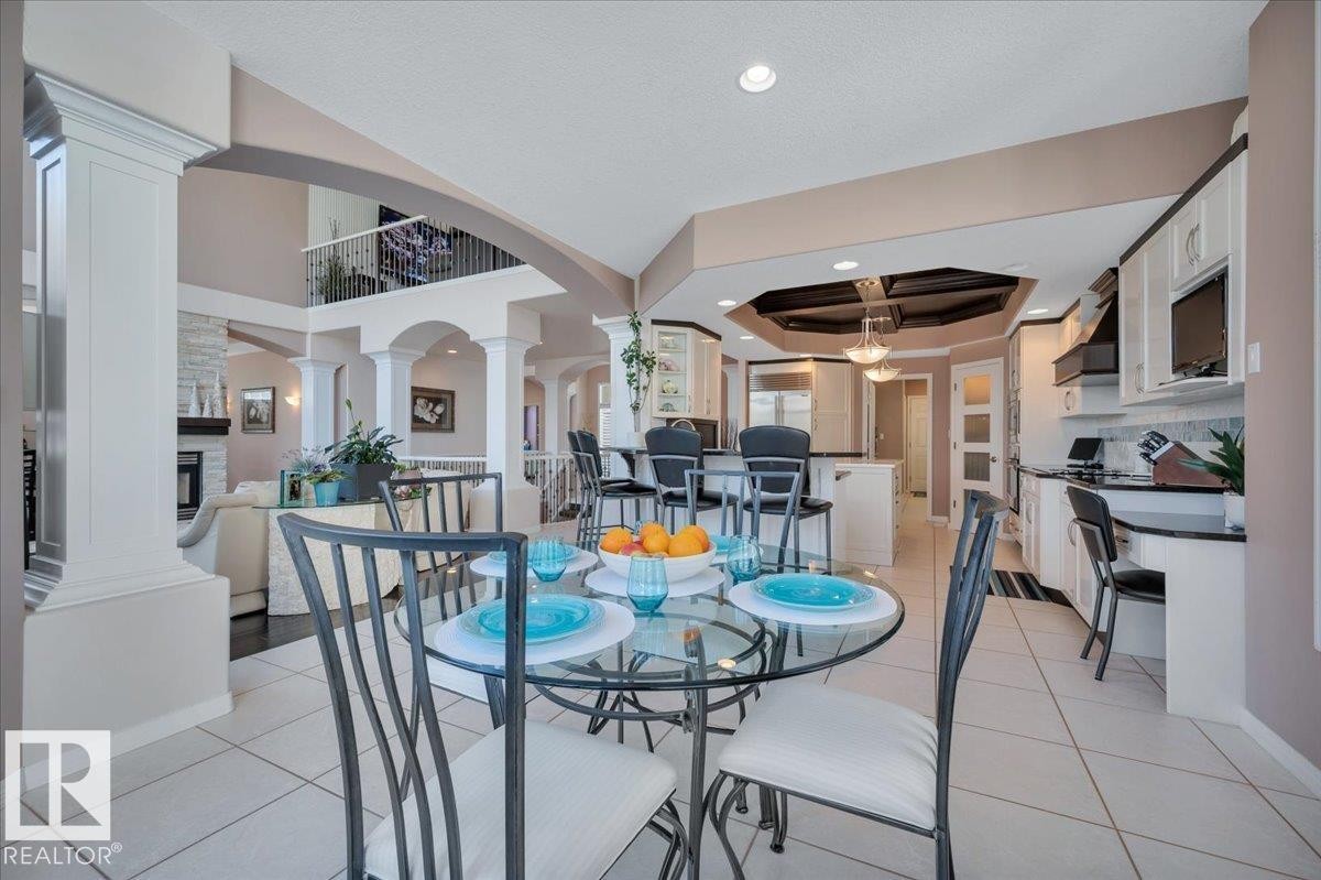 314 Weaver Point(E), Edmonton, AB - Indoor Photo Showing Dining Room