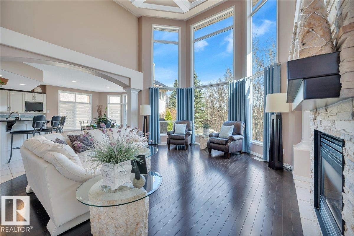 314 Weaver Point(E), Edmonton, AB - Indoor Photo Showing Living Room With Fireplace