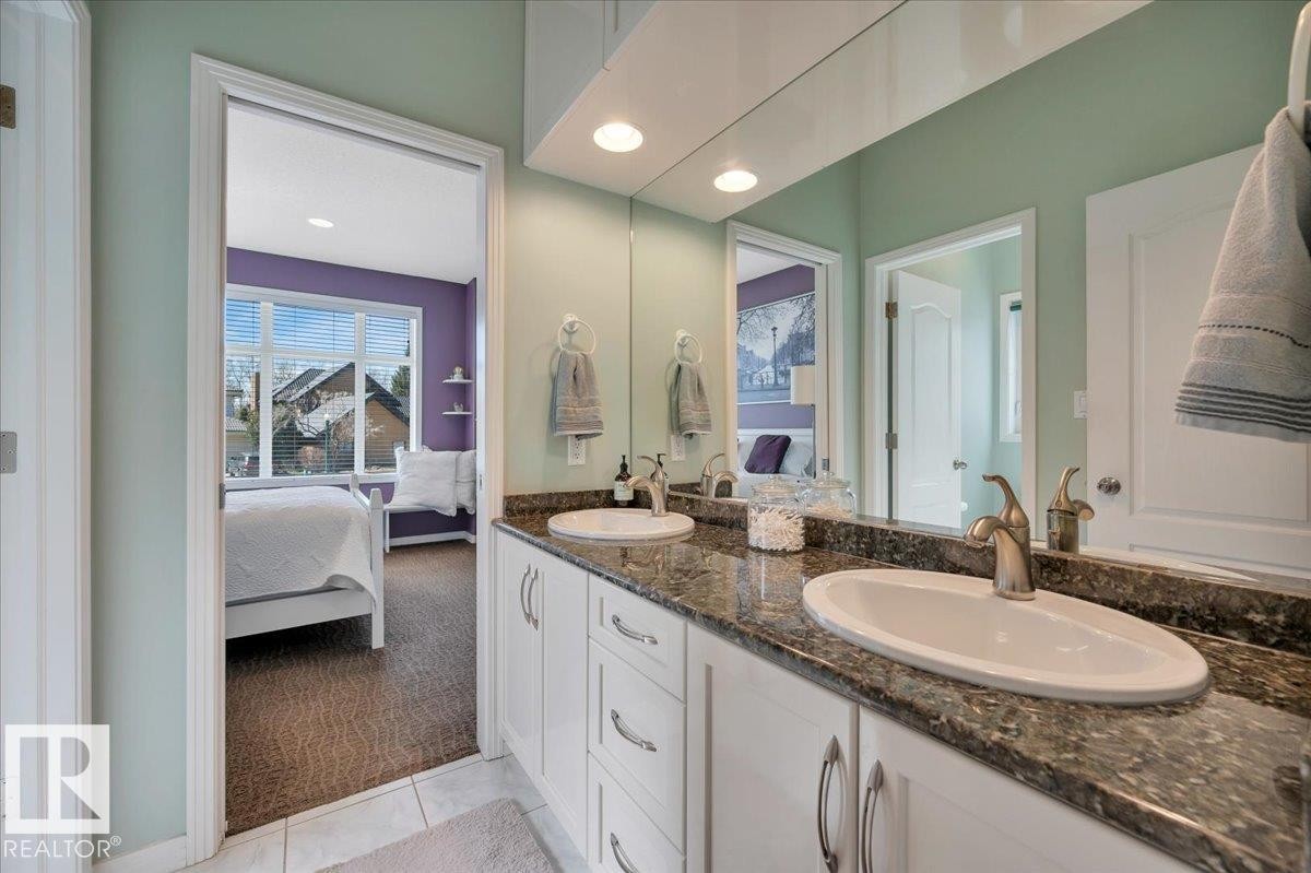 MAIN FLOOR 5 PC JACK AND JILL BATHROOM - 314 Weaver Point(E), Edmonton, AB - Indoor Photo Showing Bathroom