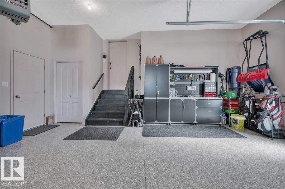 314 Weaver Point(E), Edmonton, AB - Indoor Photo Showing Other Room