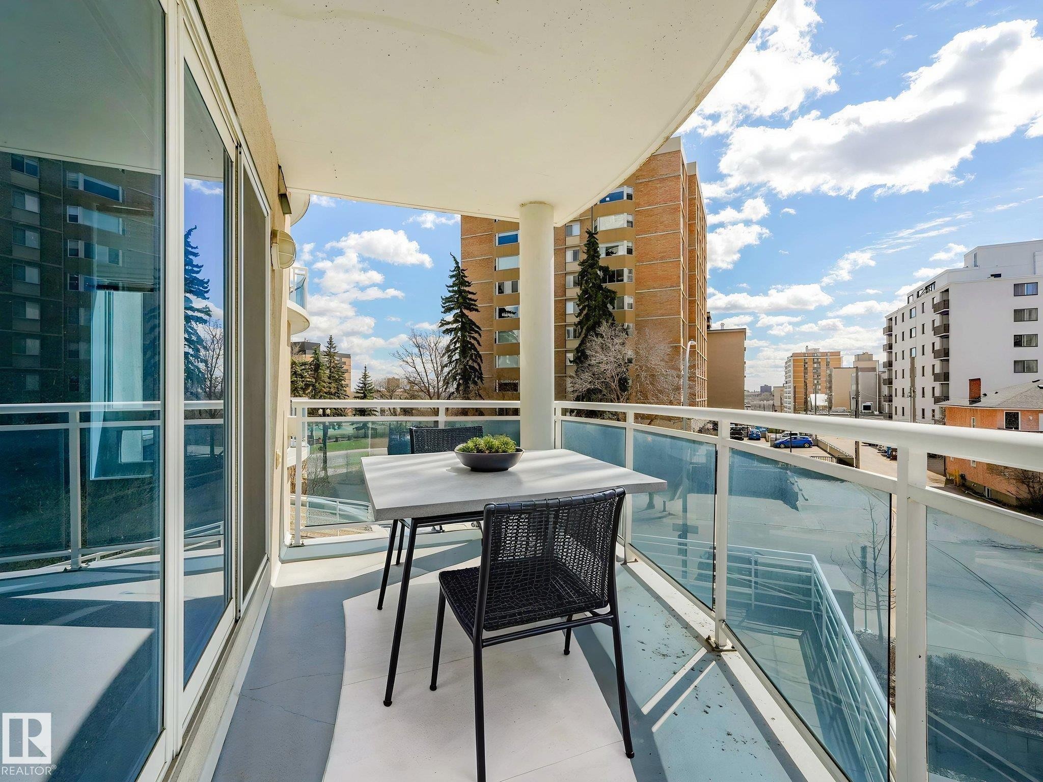 Private balcony with glass panel railings - 305 10504 99 Avenue, Edmonton, AB - Outdoor With Balcony