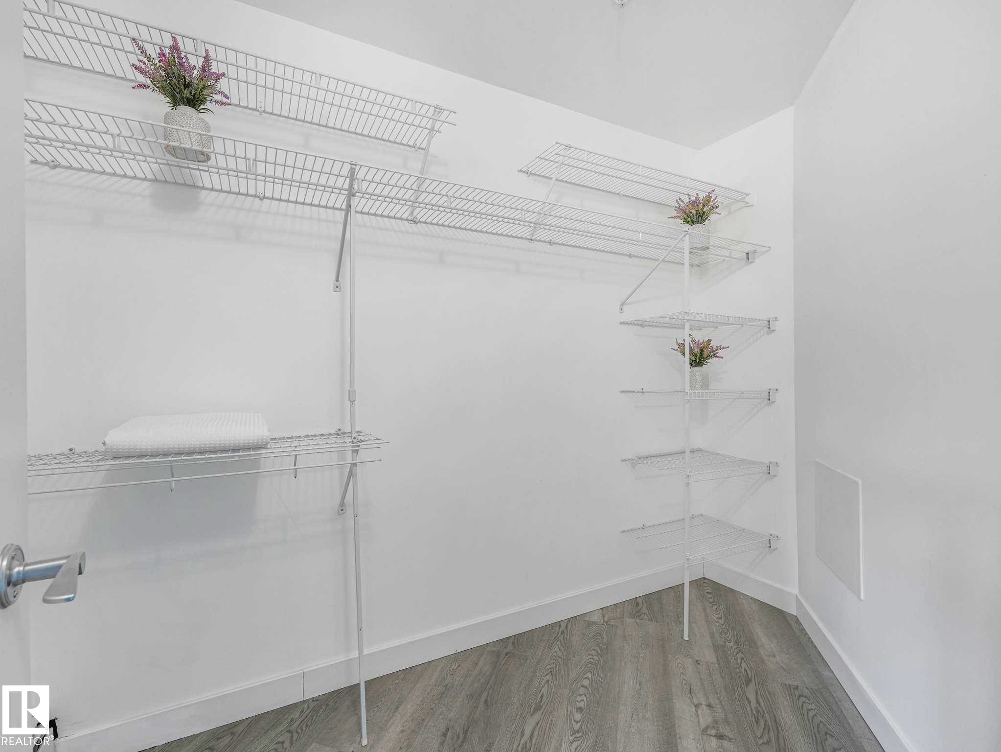 Image quality insufficient for description - 305 10504 99 Avenue, Edmonton, AB - Indoor With Storage