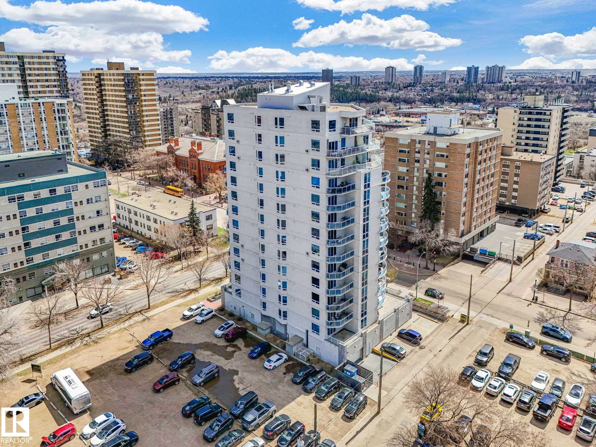 Multi-story residential building featuring numerous private balconies - 305 10504 99 Avenue, Edmonton, AB - Outdoor With View