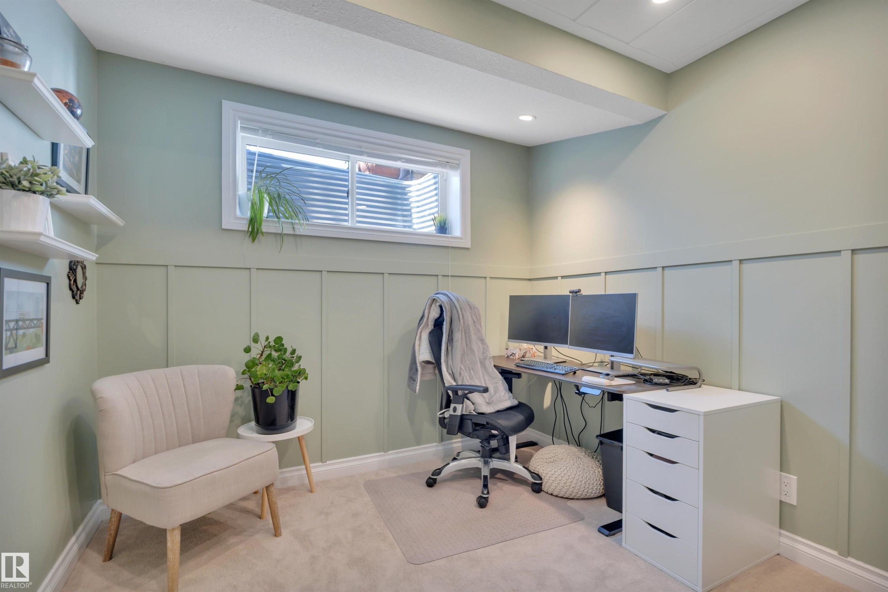 3911 Gallinger Loop, Edmonton, AB - Indoor Photo Showing Office