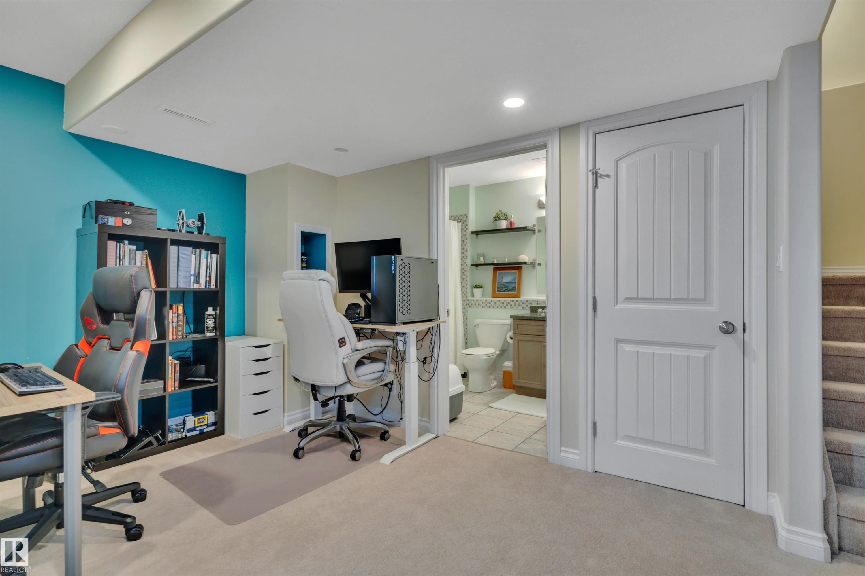 3911 Gallinger Loop, Edmonton, AB - Indoor Photo Showing Office
