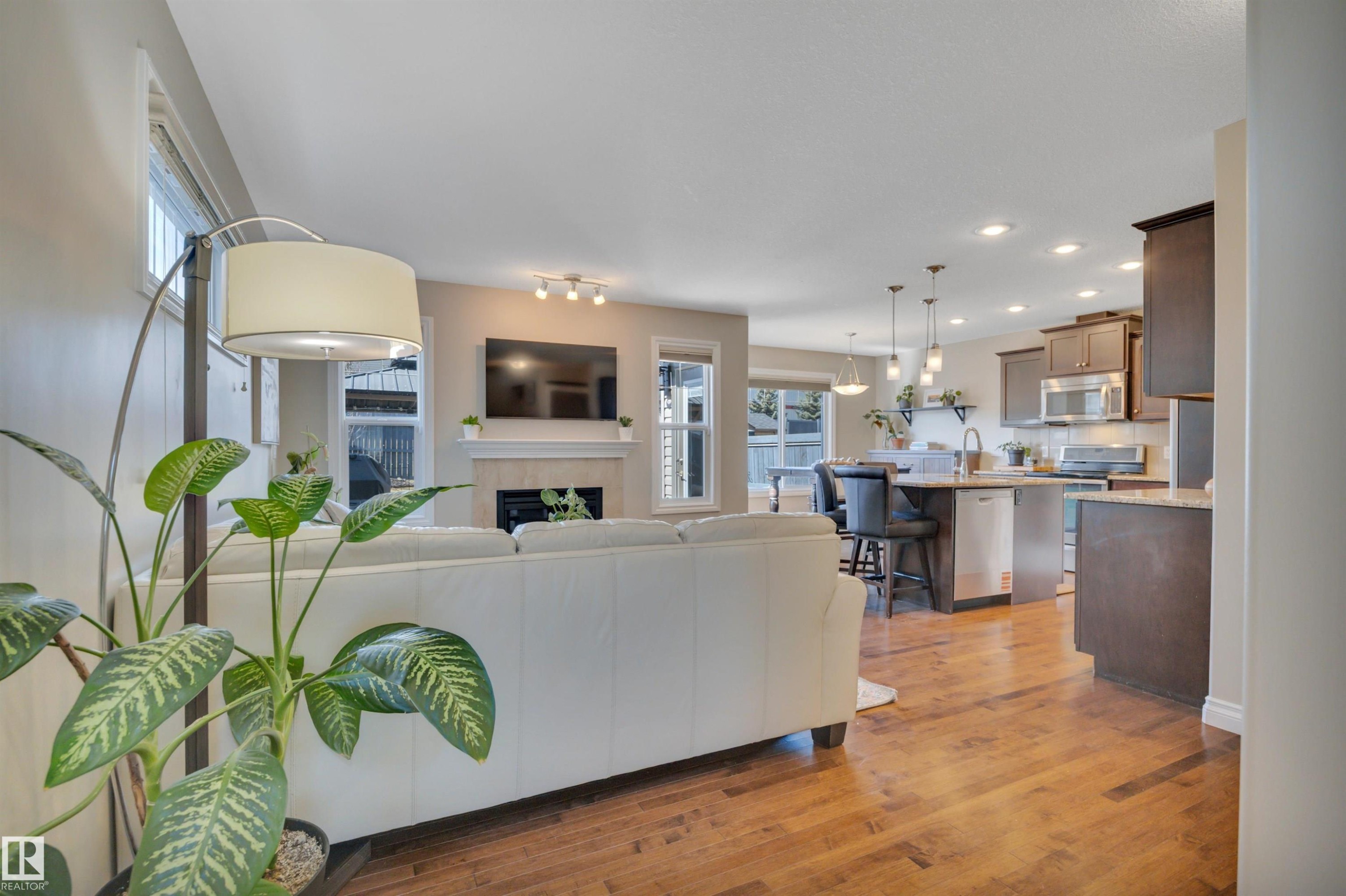 3911 Gallinger Loop, Edmonton, AB - Indoor With Fireplace