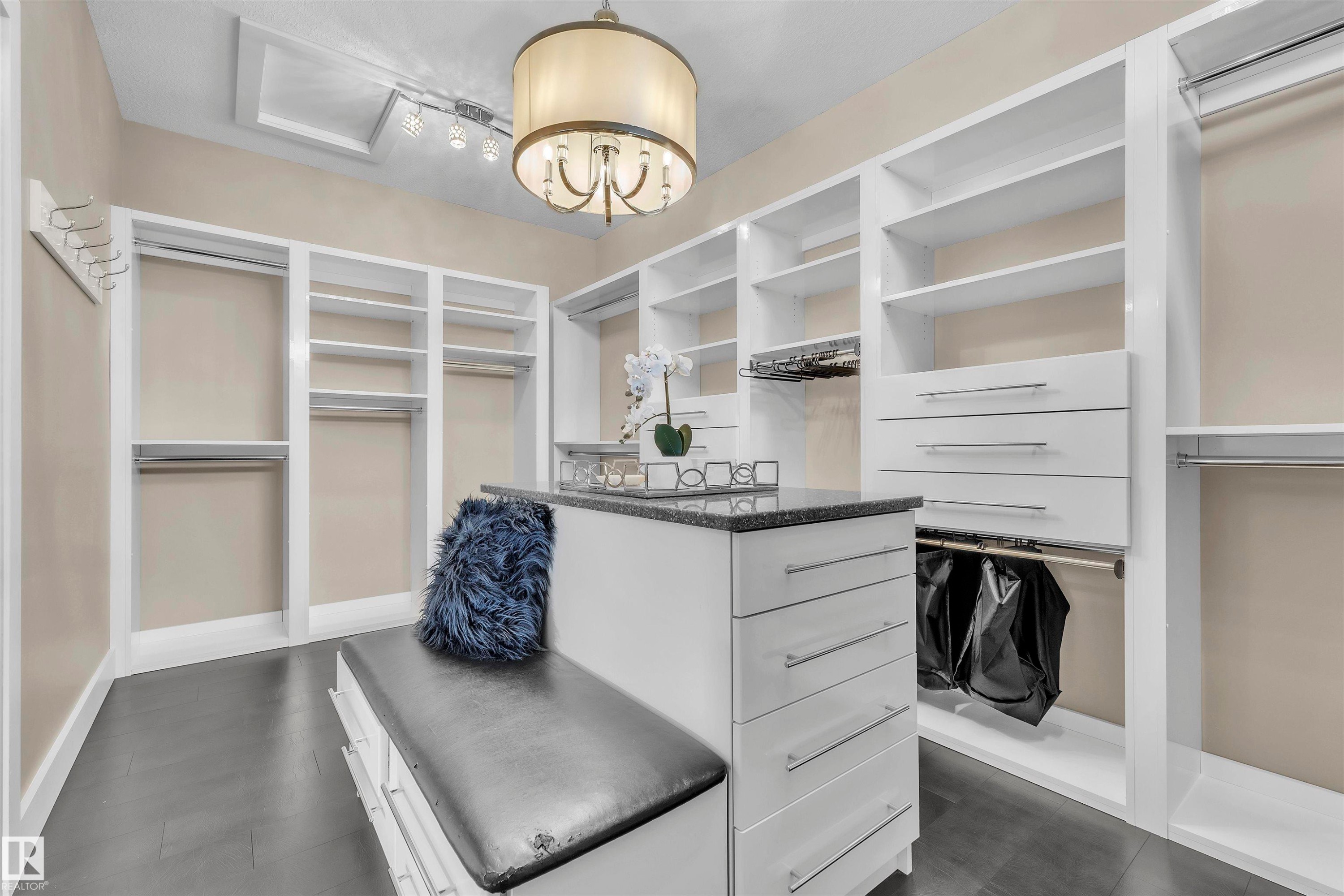 4727 Woolsey Common, Edmonton, AB - Indoor