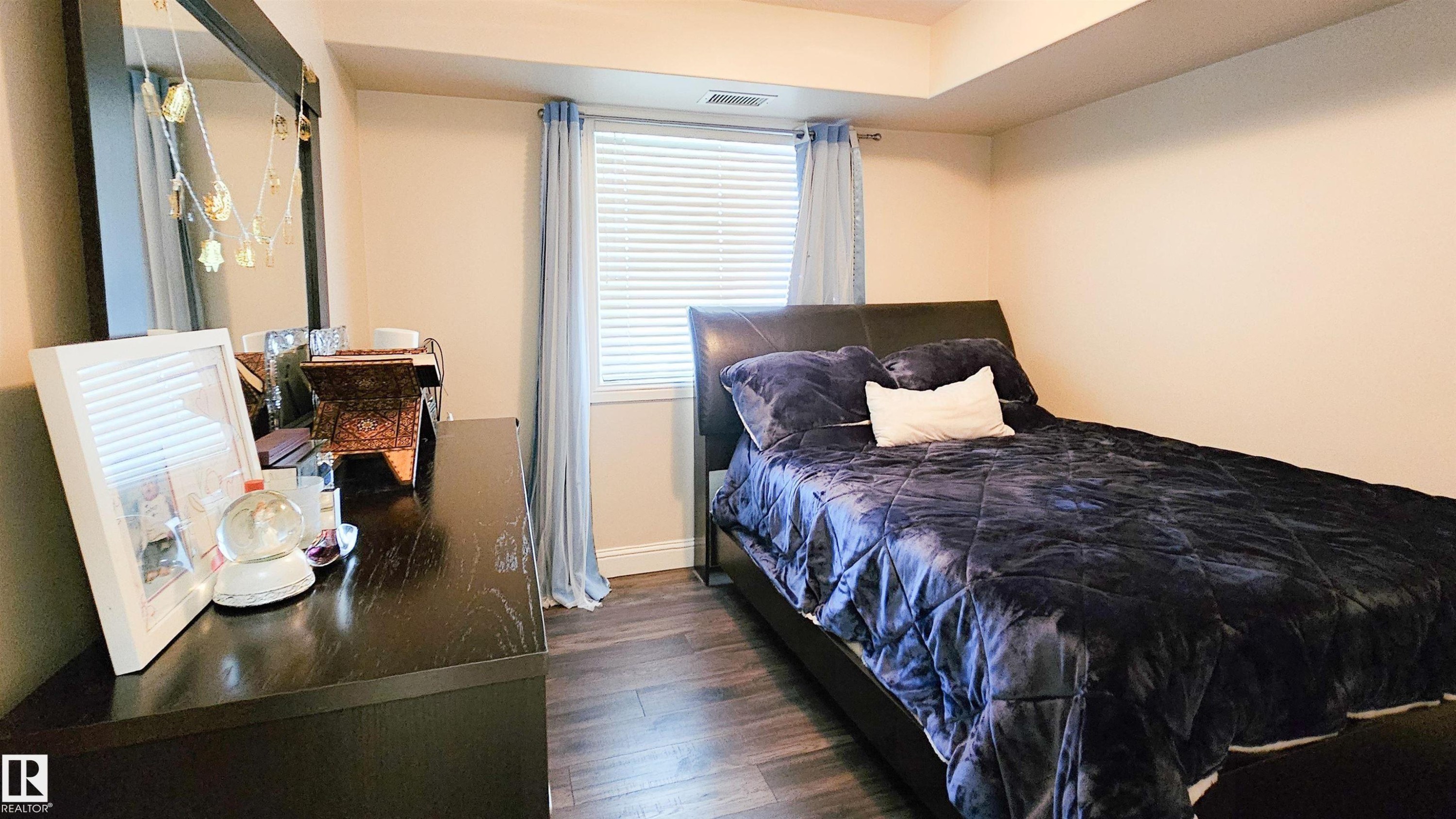 418 13111 140 Avenue, Edmonton, AB - Indoor Photo Showing Bedroom