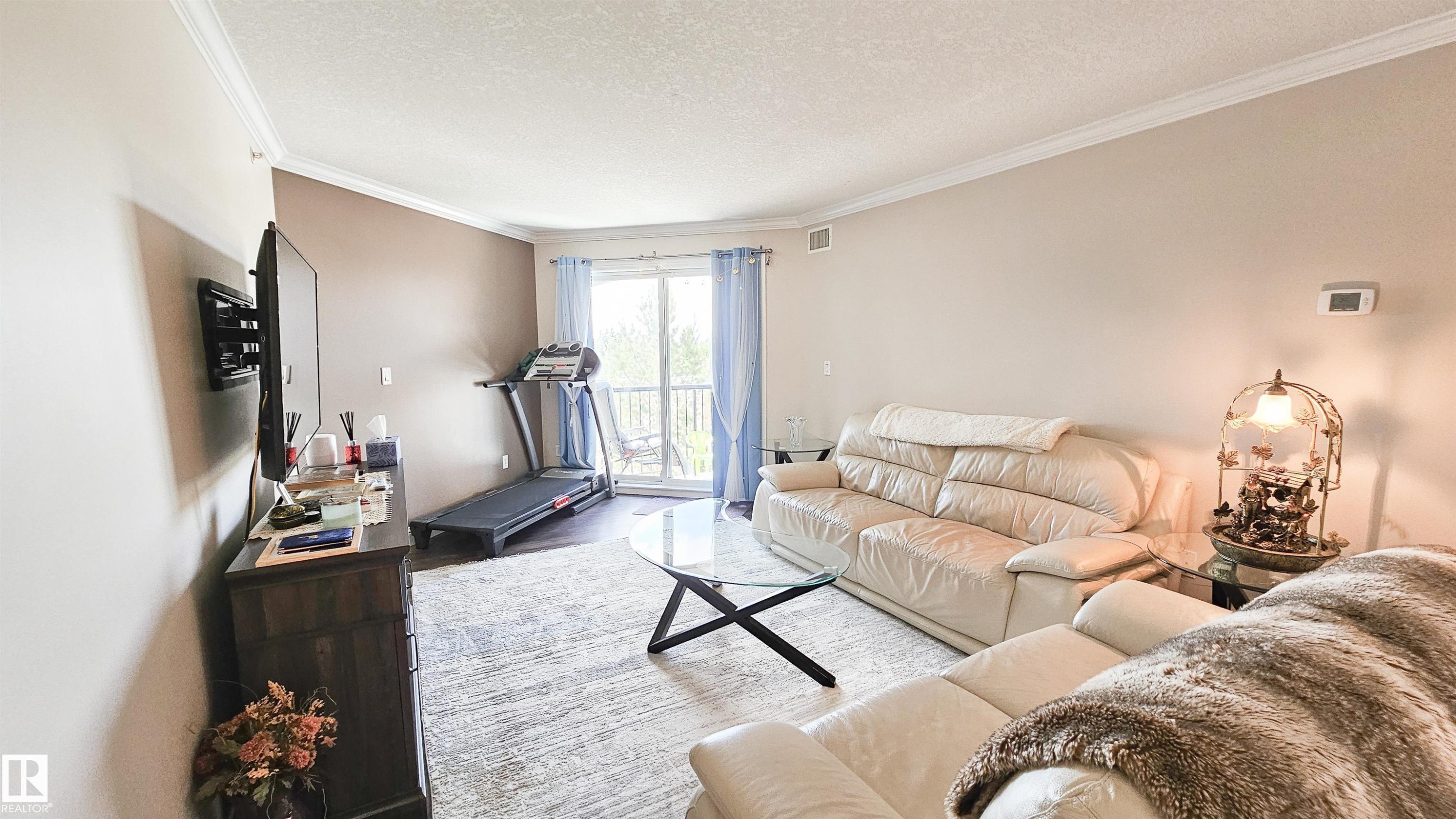 418 13111 140 Avenue, Edmonton, AB - Indoor Photo Showing Living Room