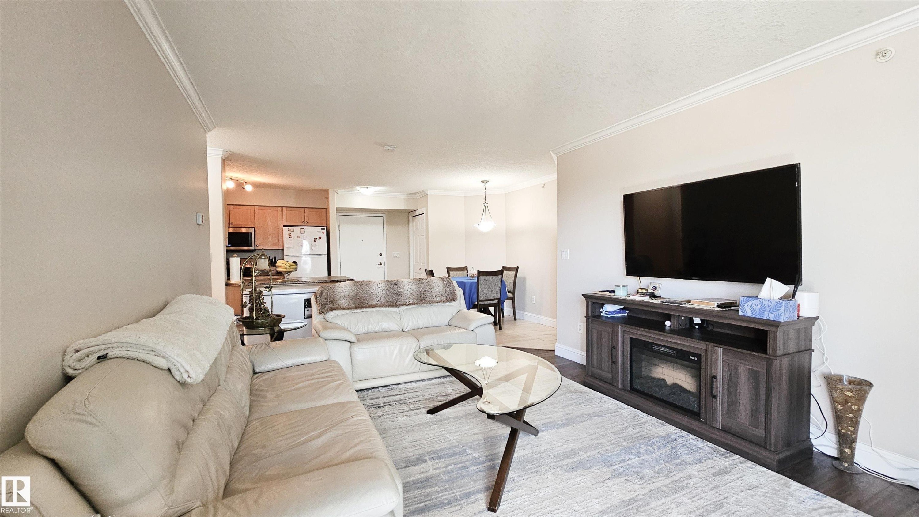 418 13111 140 Avenue, Edmonton, AB - Indoor Photo Showing Living Room