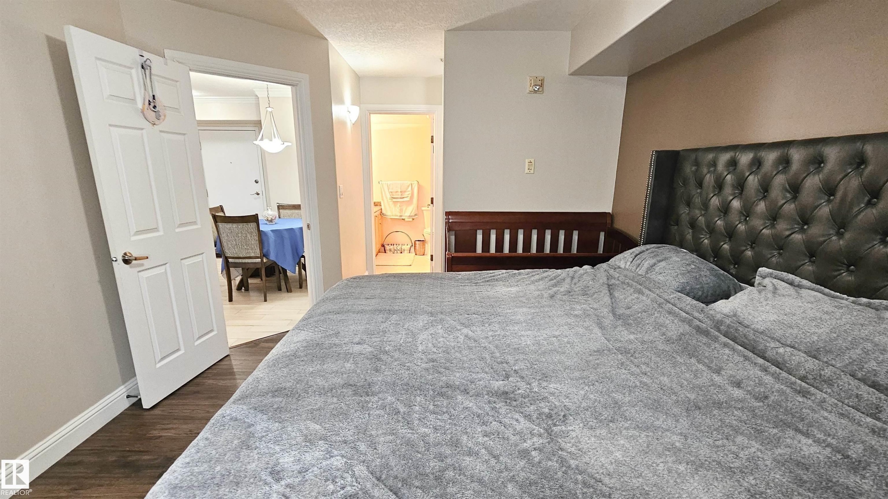 418 13111 140 Avenue, Edmonton, AB - Indoor Photo Showing Bedroom
