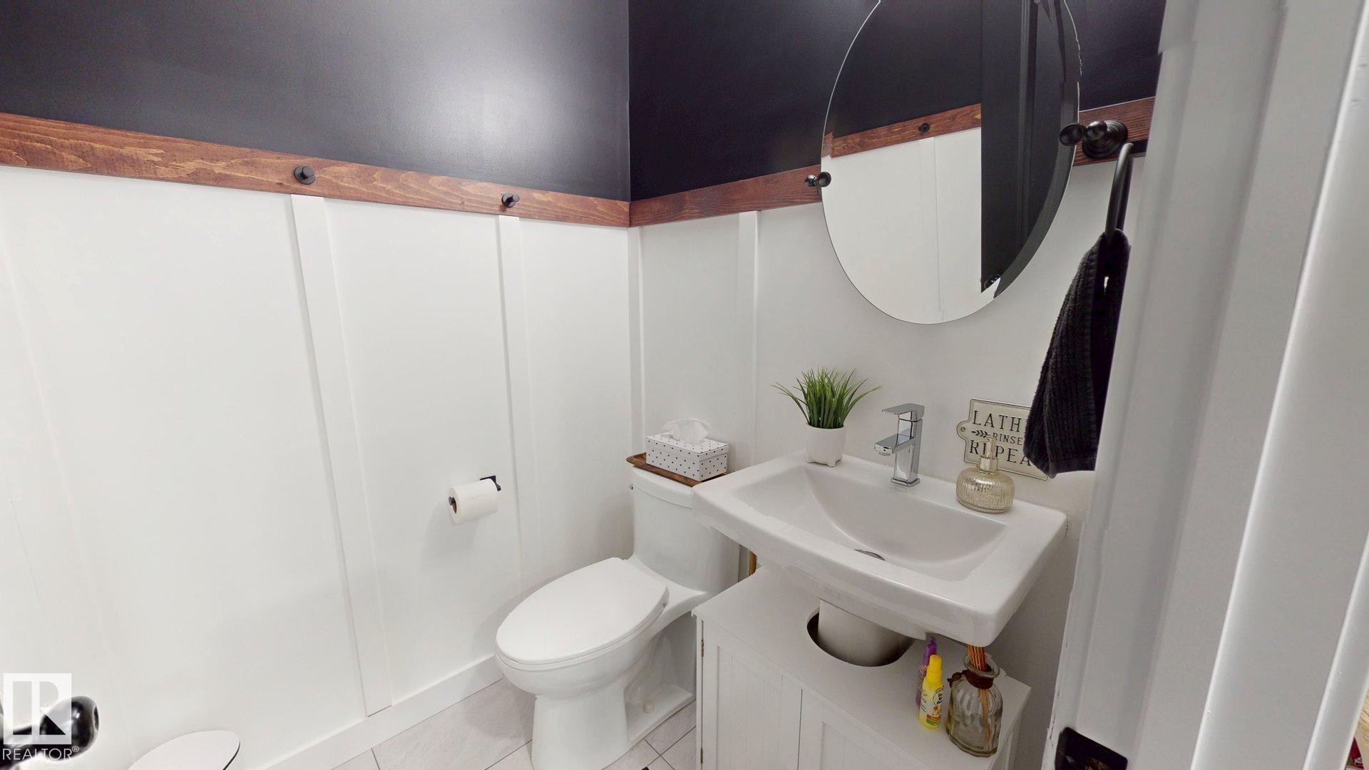 7217 Chivers Place, Edmonton, AB - Indoor Photo Showing Bathroom