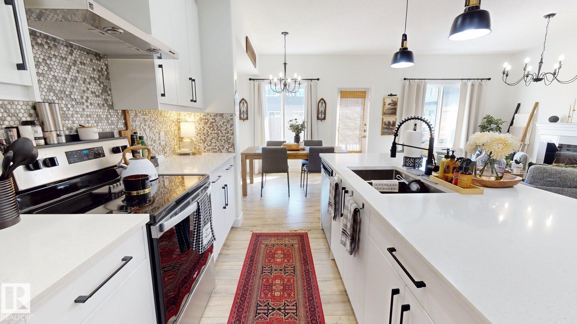 7217 Chivers Place, Edmonton, AB - Indoor Photo Showing Kitchen With Double Sink With Upgraded Kitchen